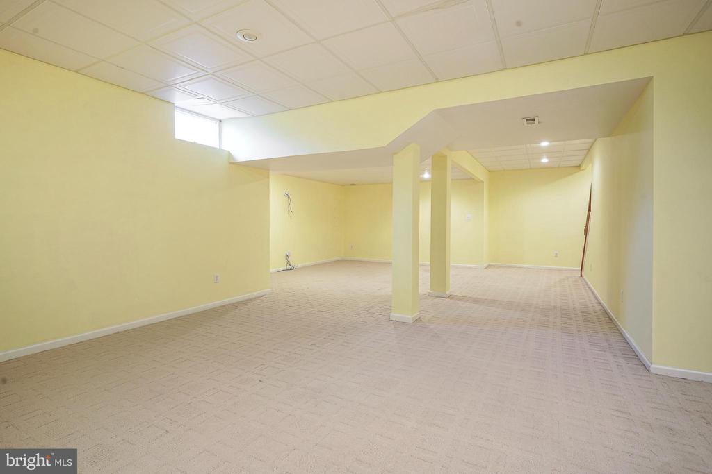 6 SYLVAN COURT
