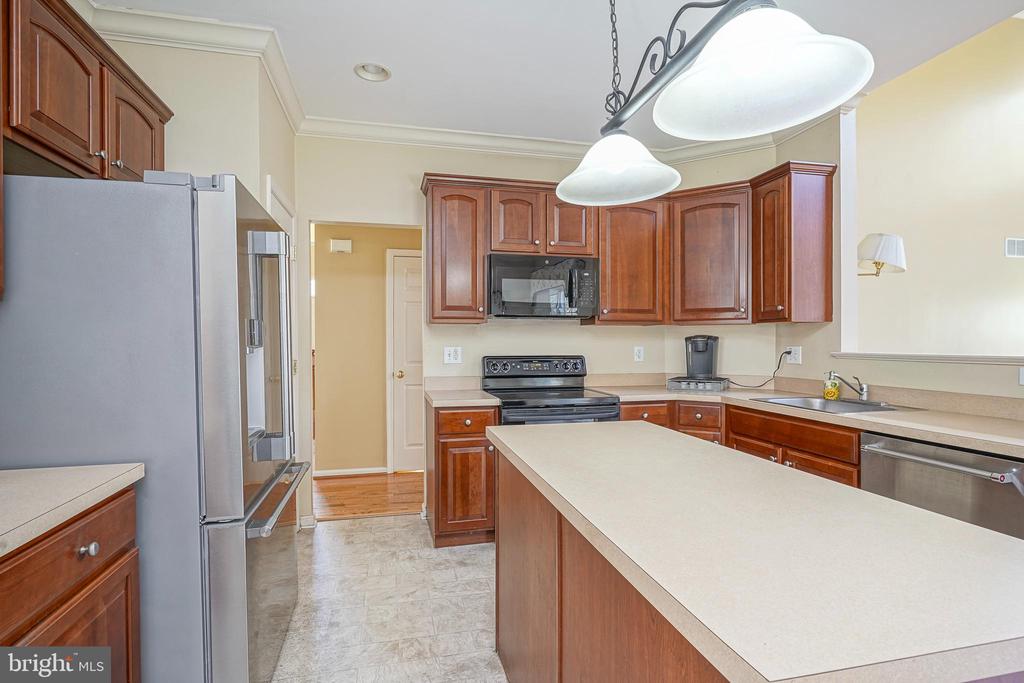 6 SYLVAN COURT