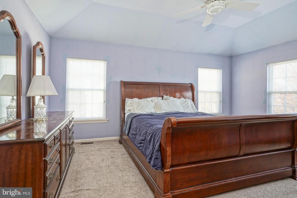 6 SYLVAN COURT