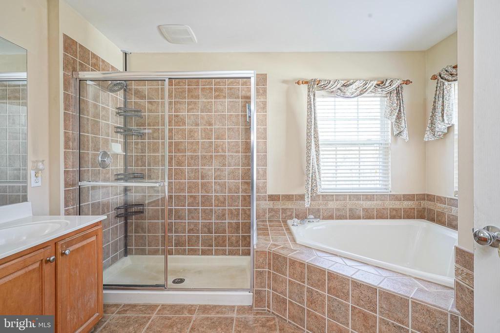 6 SYLVAN COURT