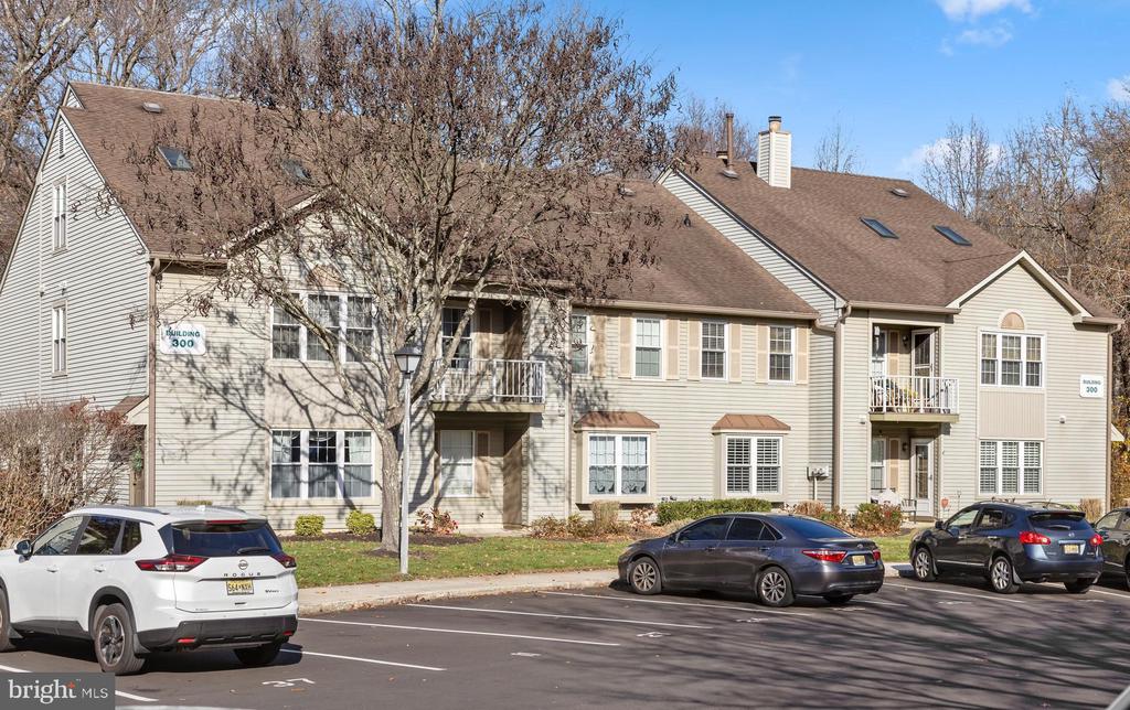 302 HARWOOD COURT B