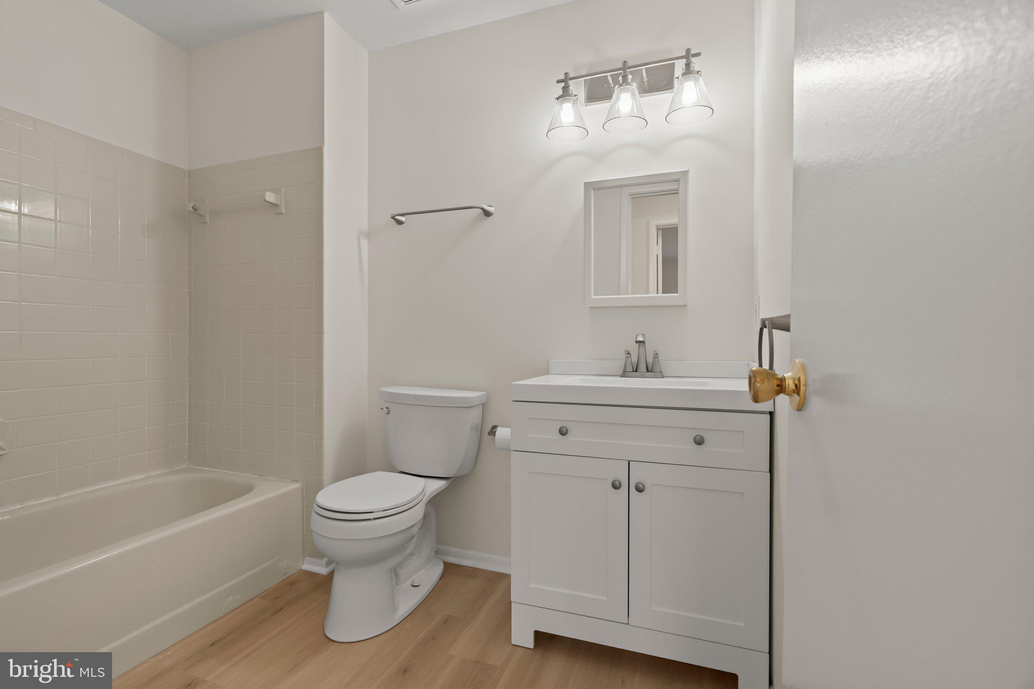 330 DELANCEY PLACE B