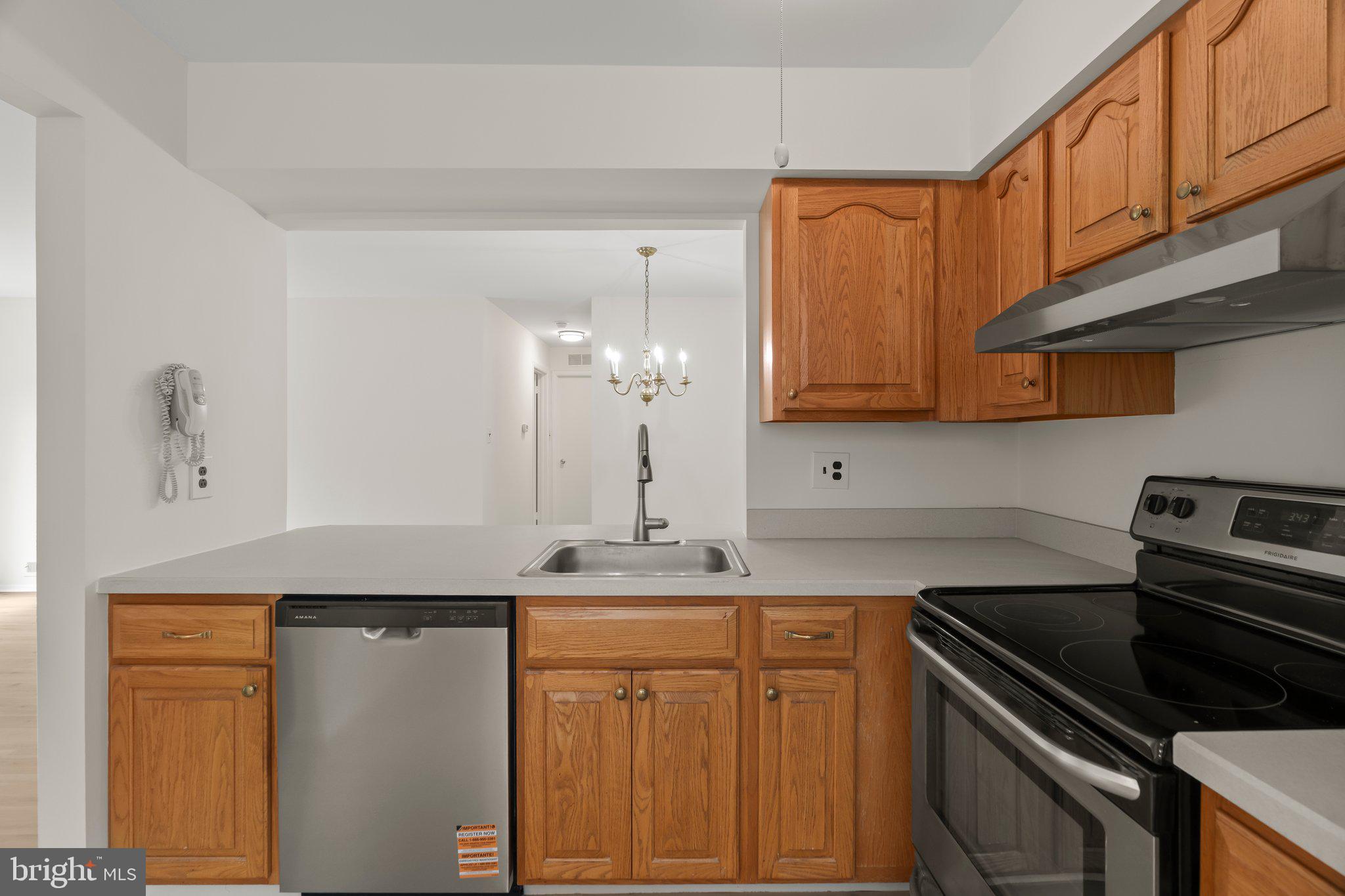 330 DELANCEY PLACE B