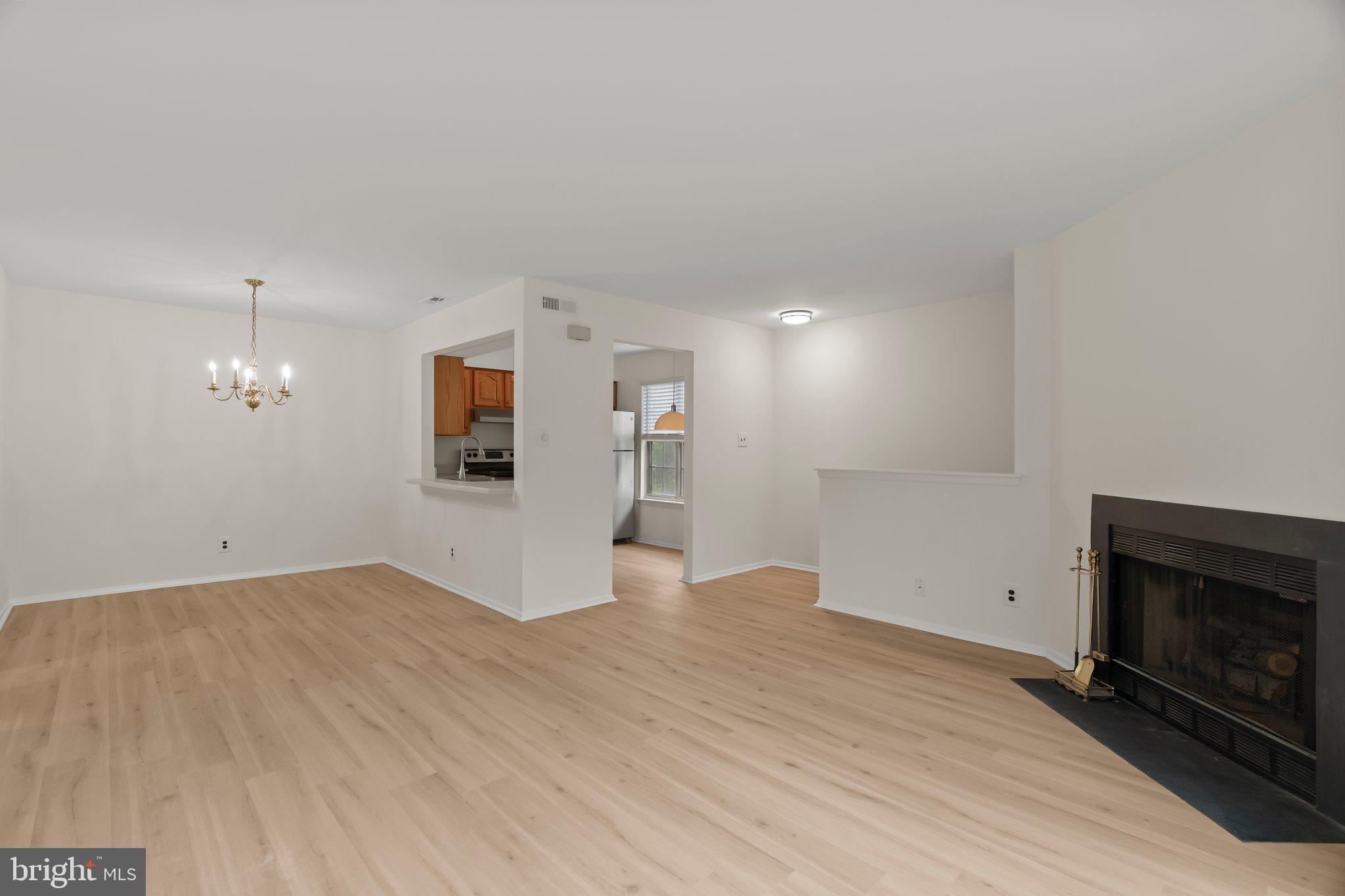 330 DELANCEY PLACE B