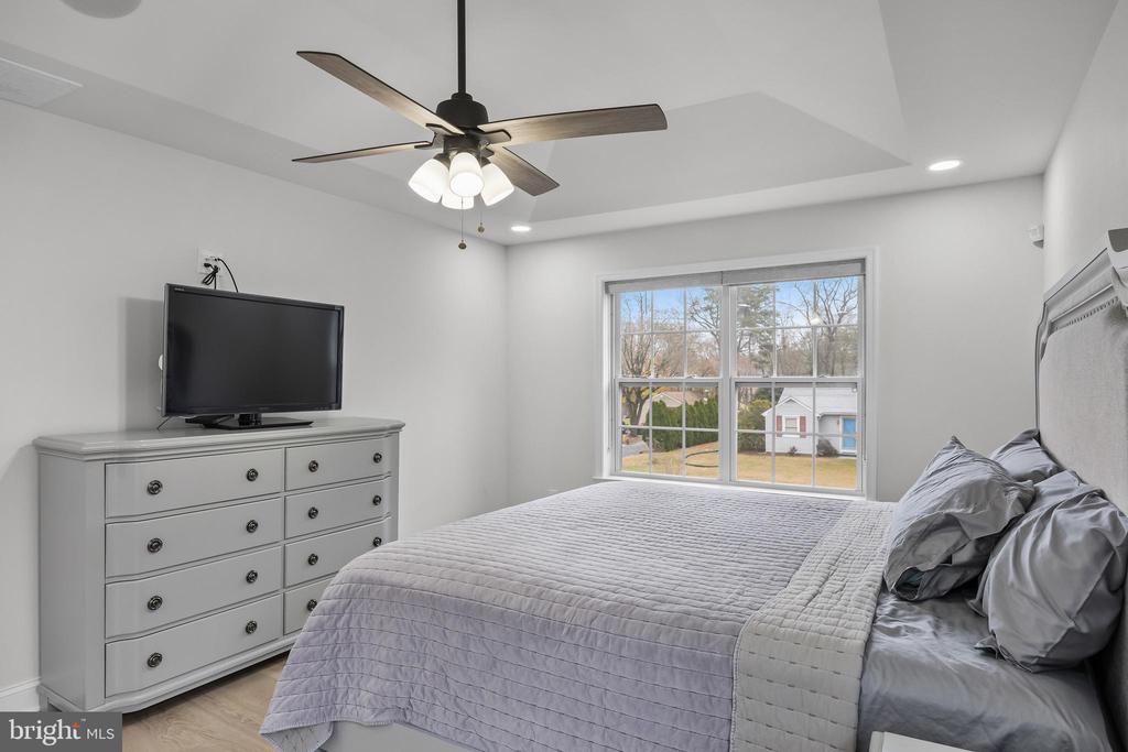 414 BISCHOFF AVENUE