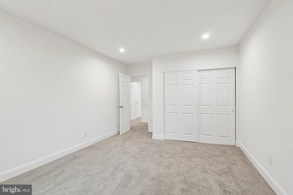27 FAWNHOLLOW COURT