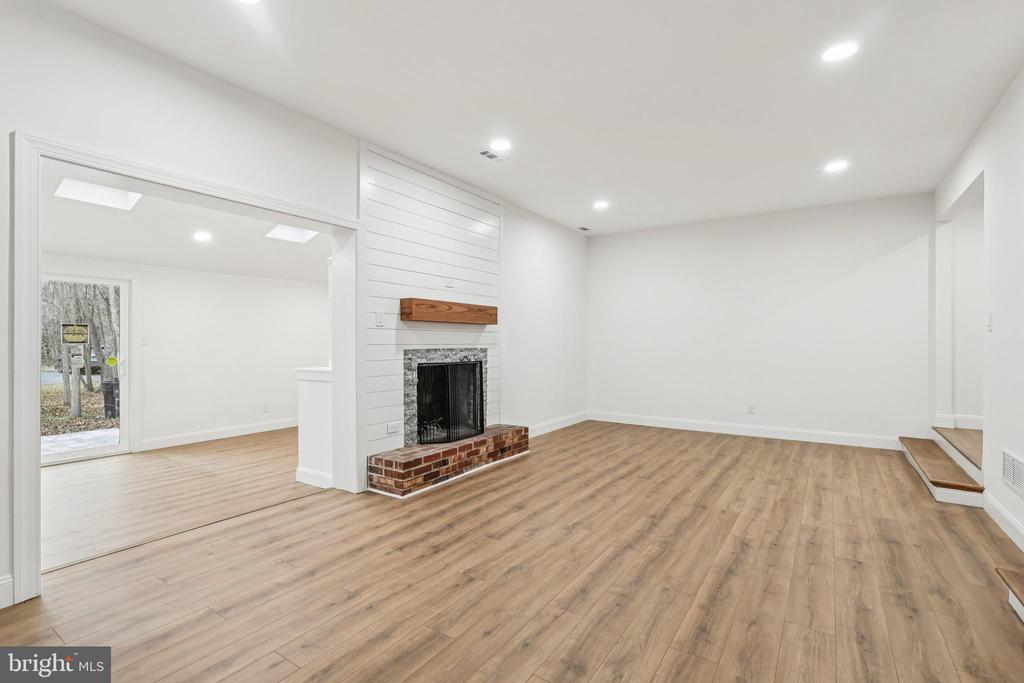 27 FAWNHOLLOW COURT