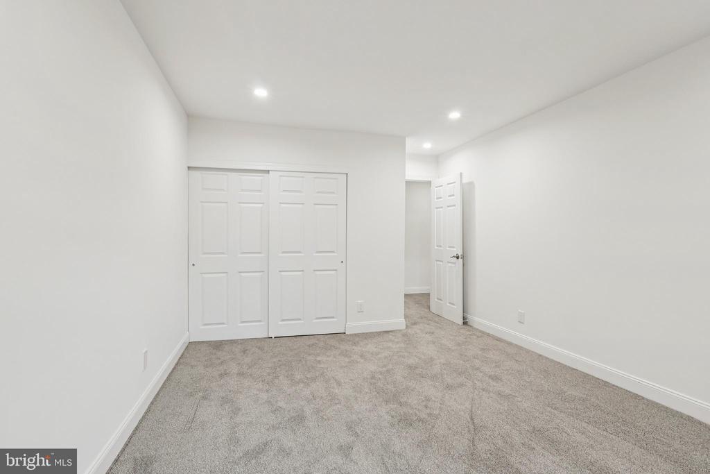 27 FAWNHOLLOW COURT