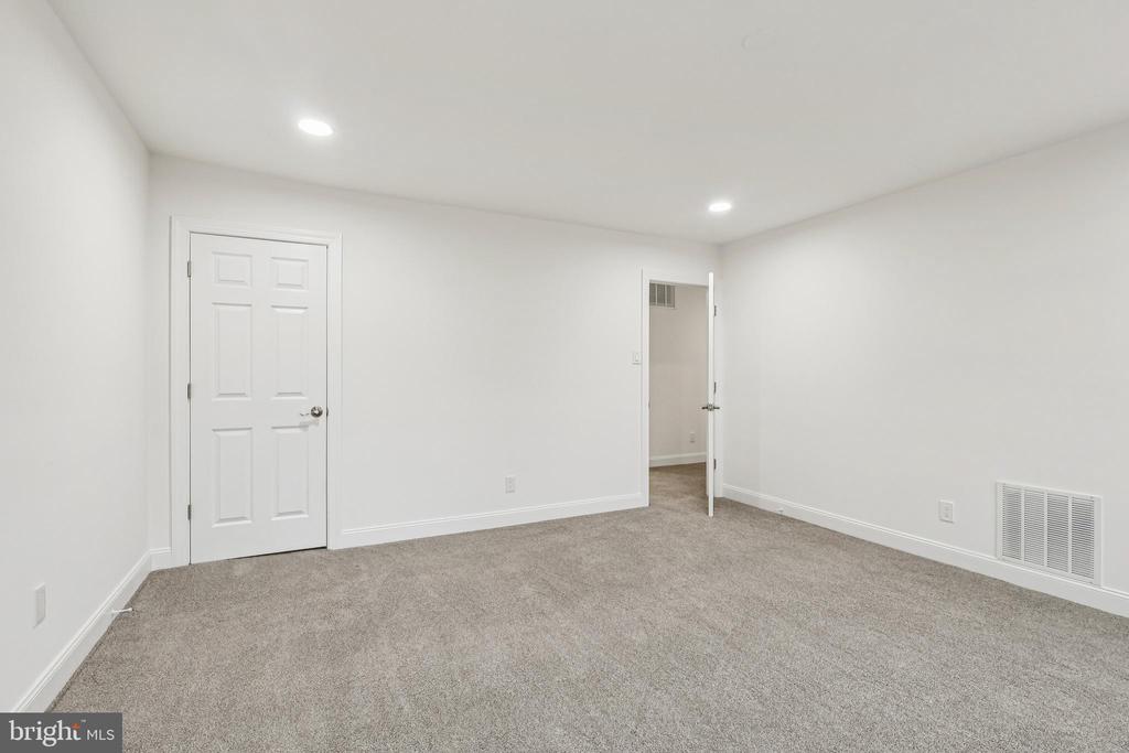 27 FAWNHOLLOW COURT