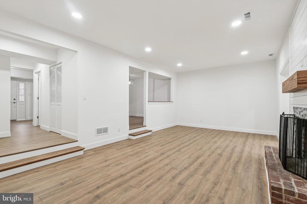 27 FAWNHOLLOW COURT