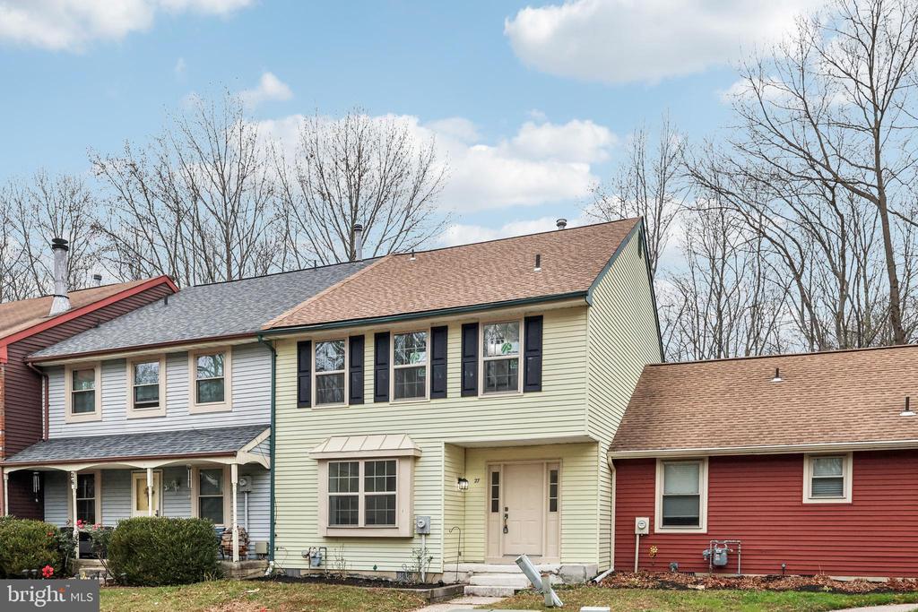 27 FAWNHOLLOW COURT