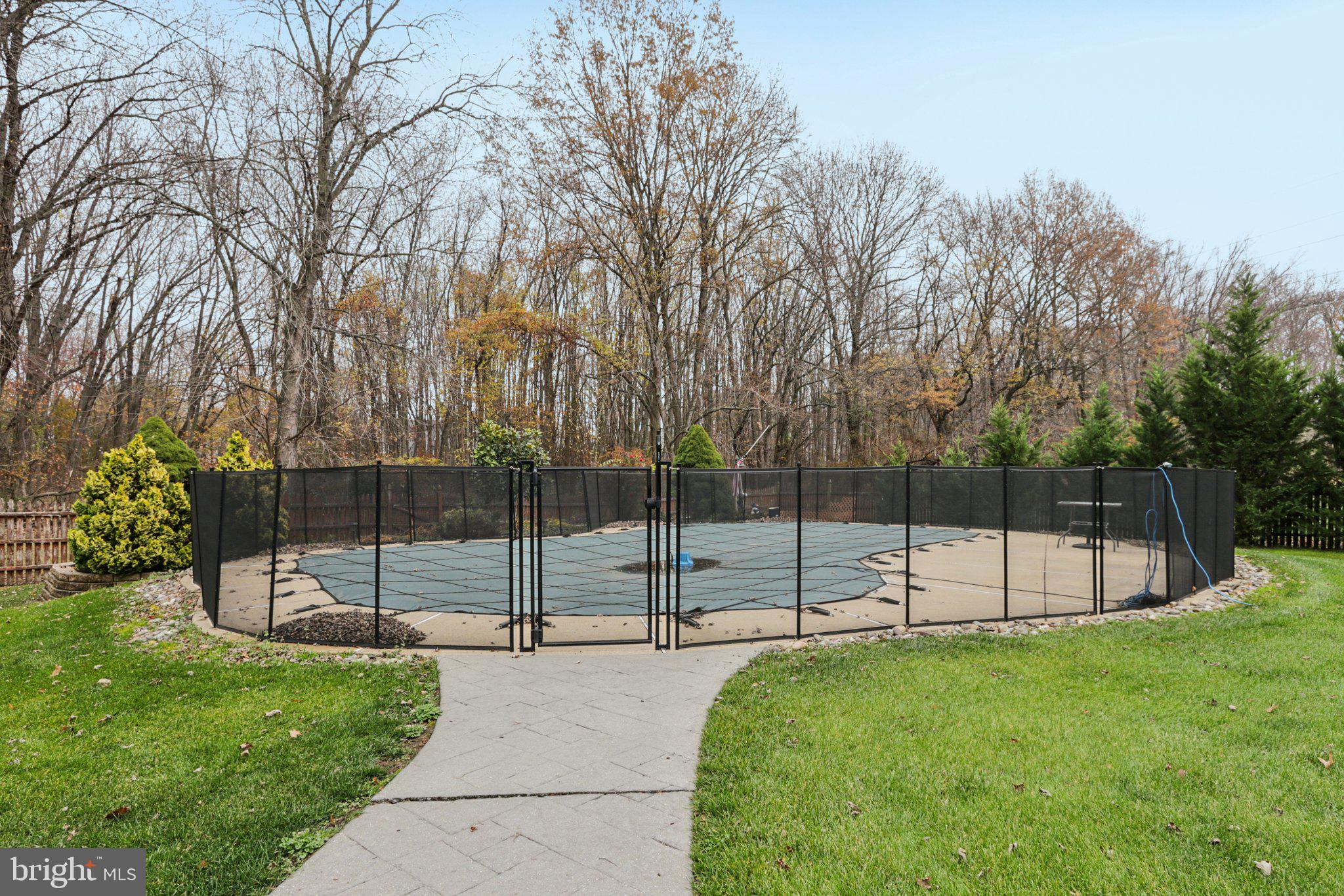 207 CHURCHILL DOWNS COURT