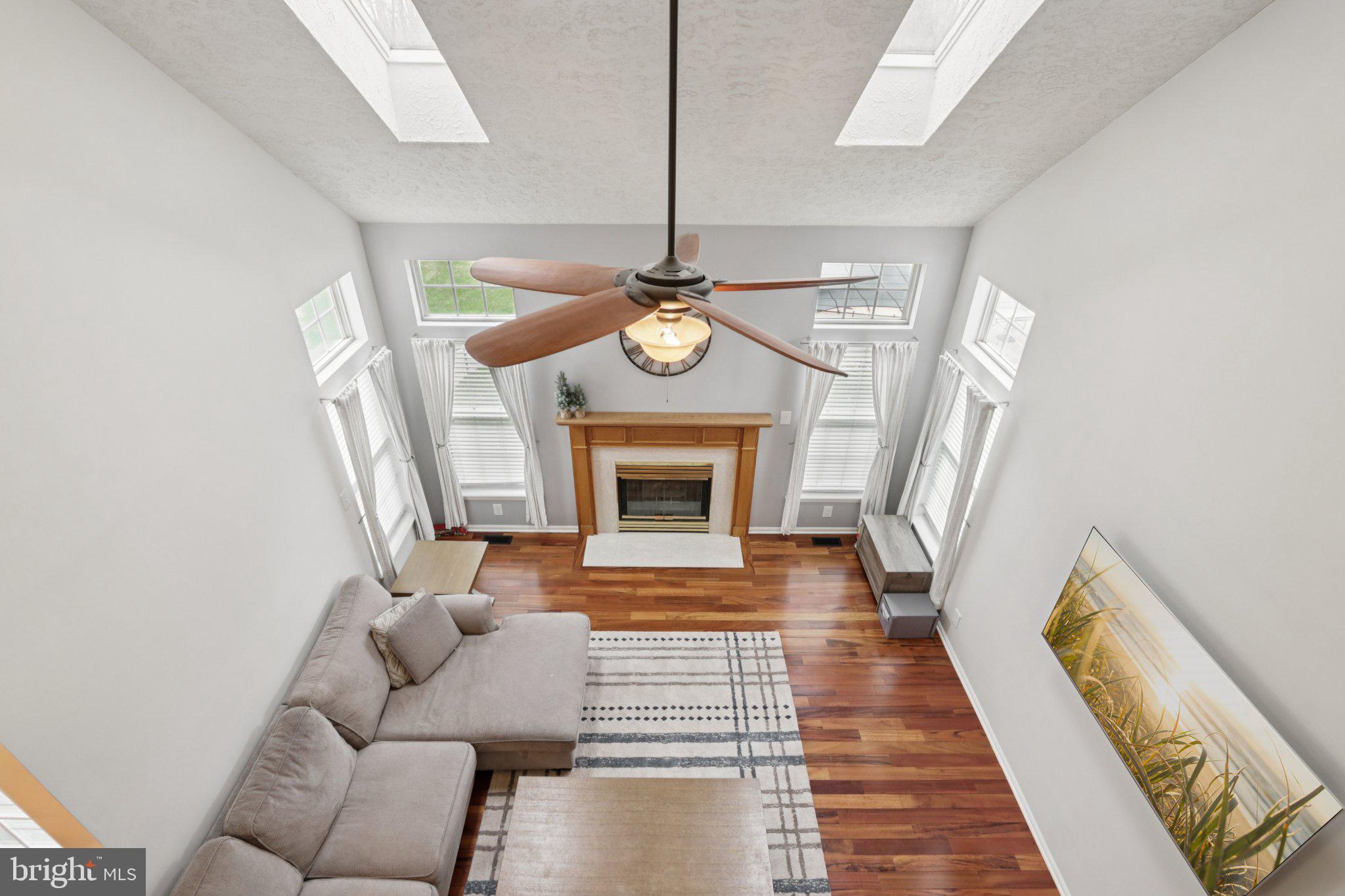 207 CHURCHILL DOWNS COURT