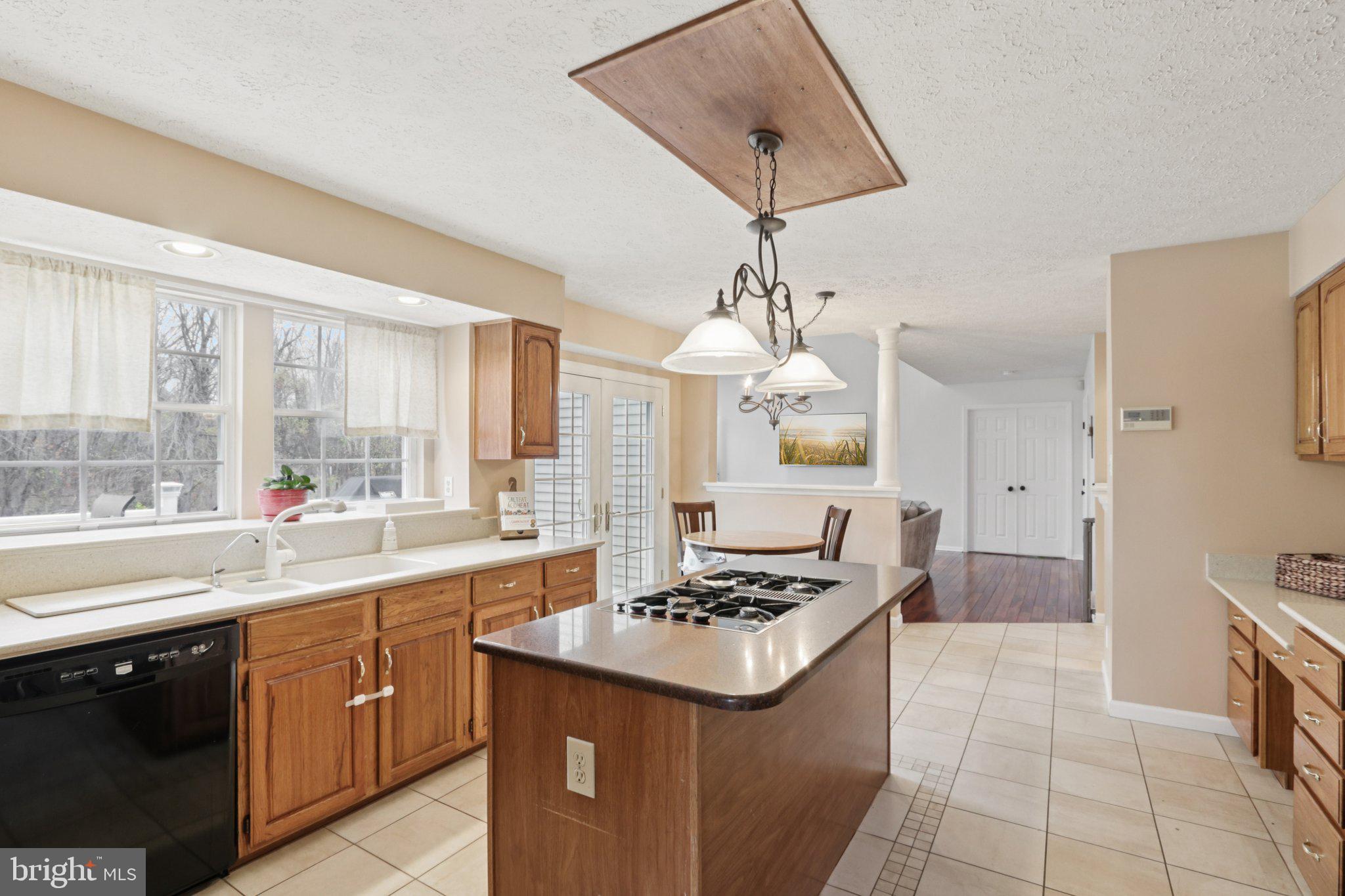 207 CHURCHILL DOWNS COURT