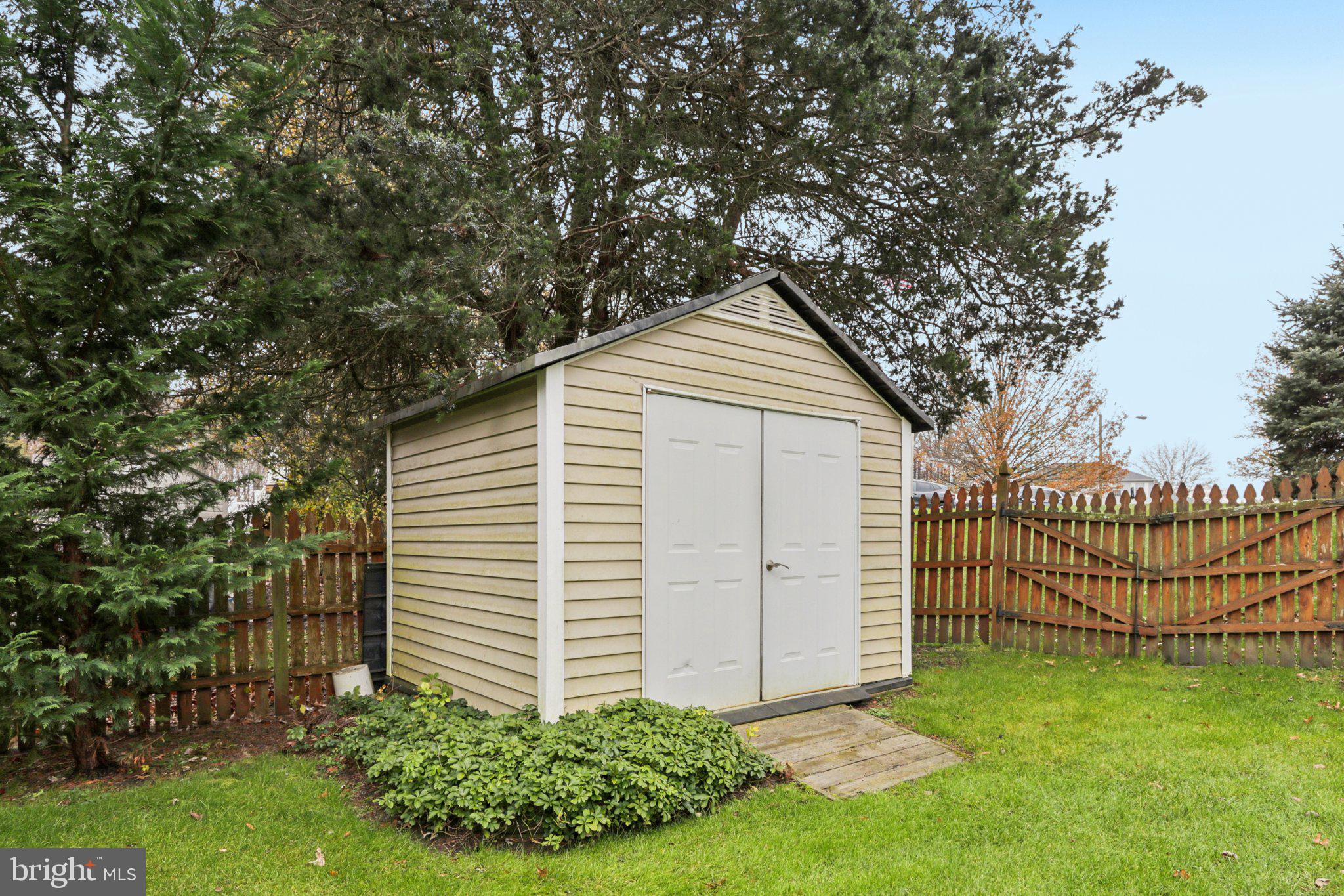 207 CHURCHILL DOWNS COURT