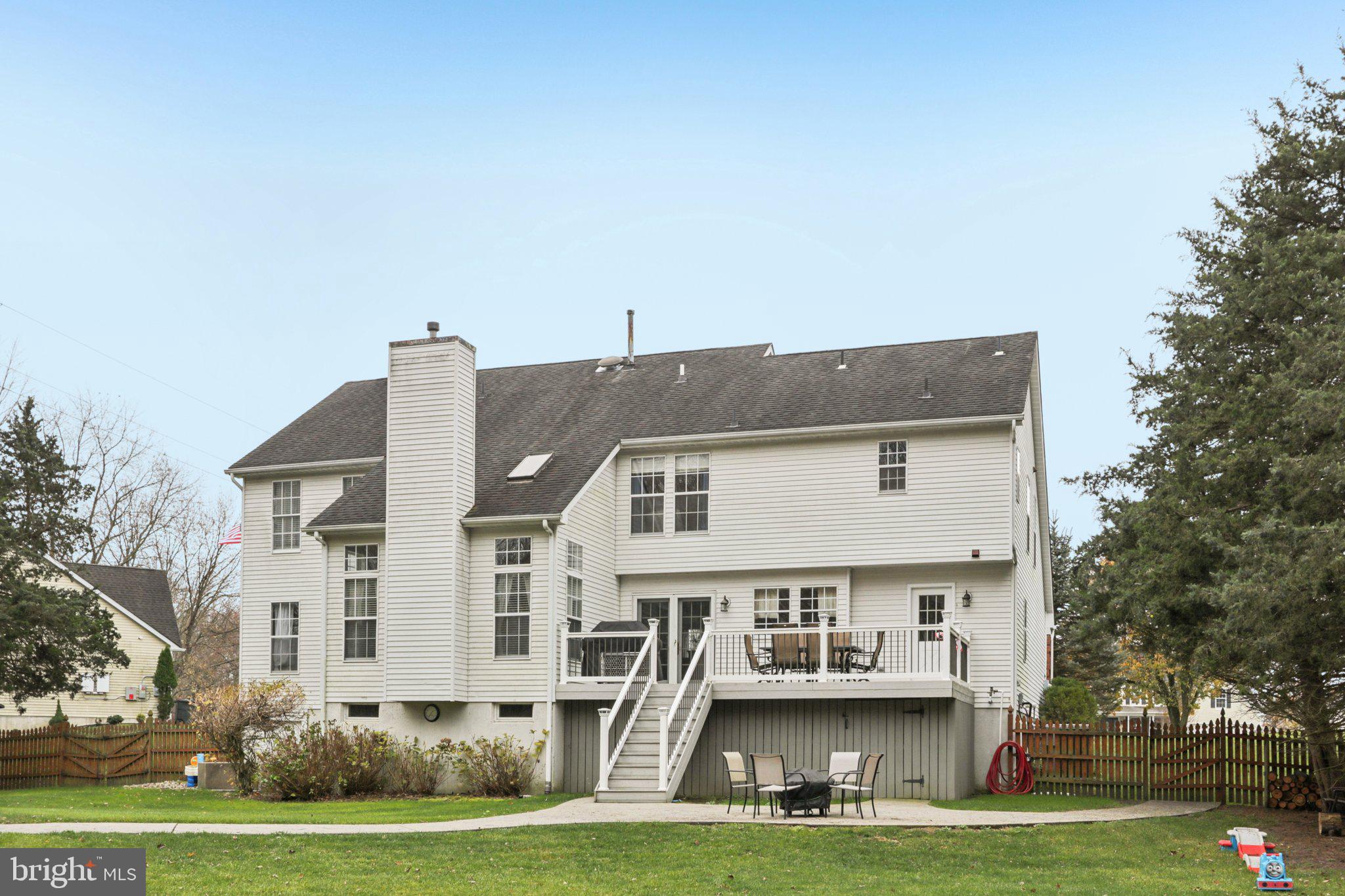 207 CHURCHILL DOWNS COURT