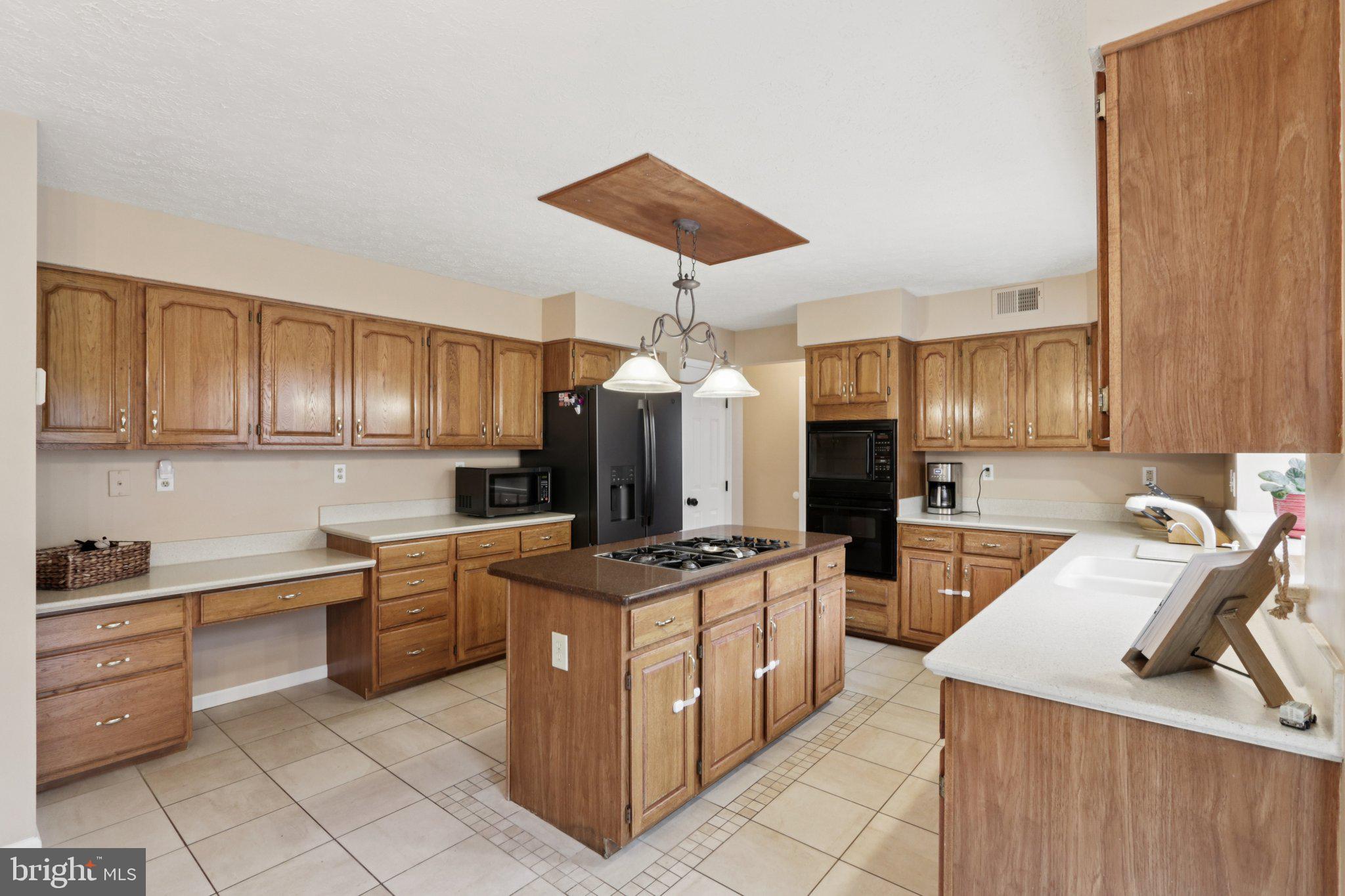 207 CHURCHILL DOWNS COURT