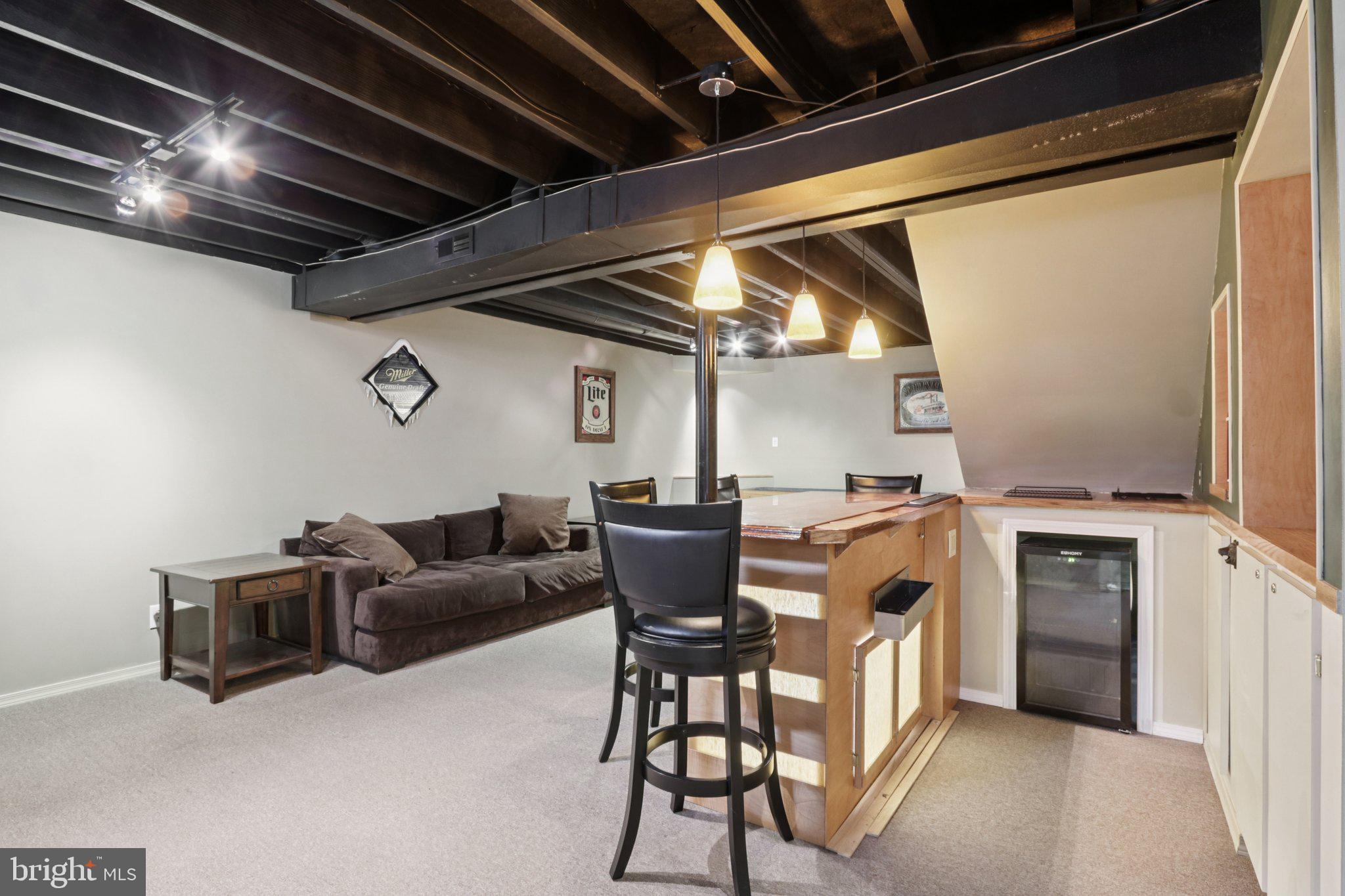 207 CHURCHILL DOWNS COURT