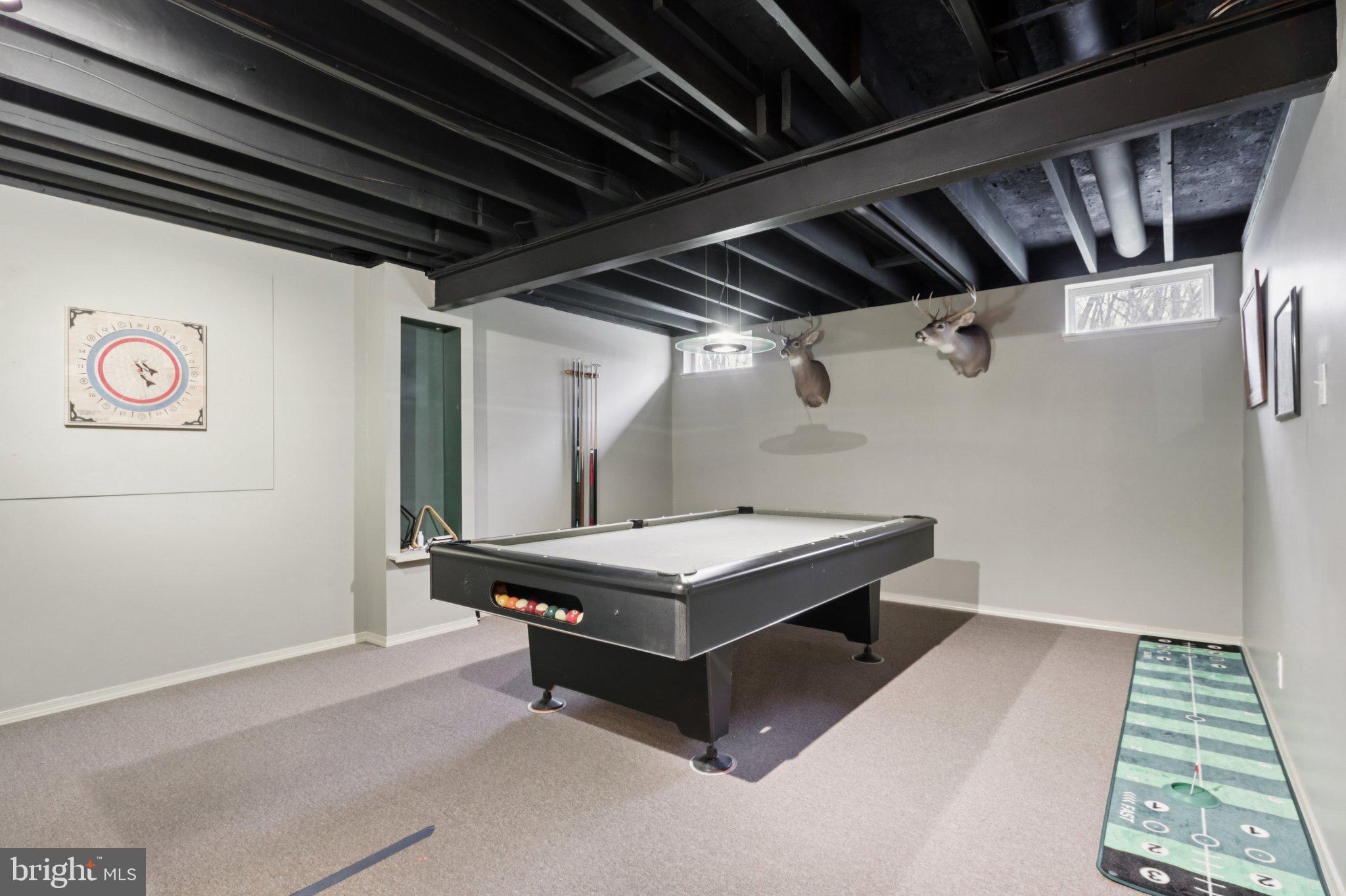 207 CHURCHILL DOWNS COURT