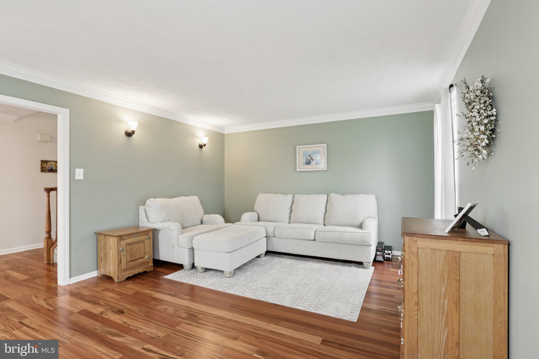 207 CHURCHILL DOWNS COURT