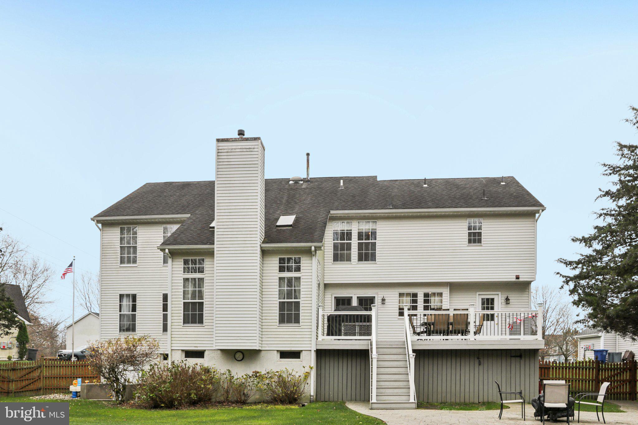 207 CHURCHILL DOWNS COURT