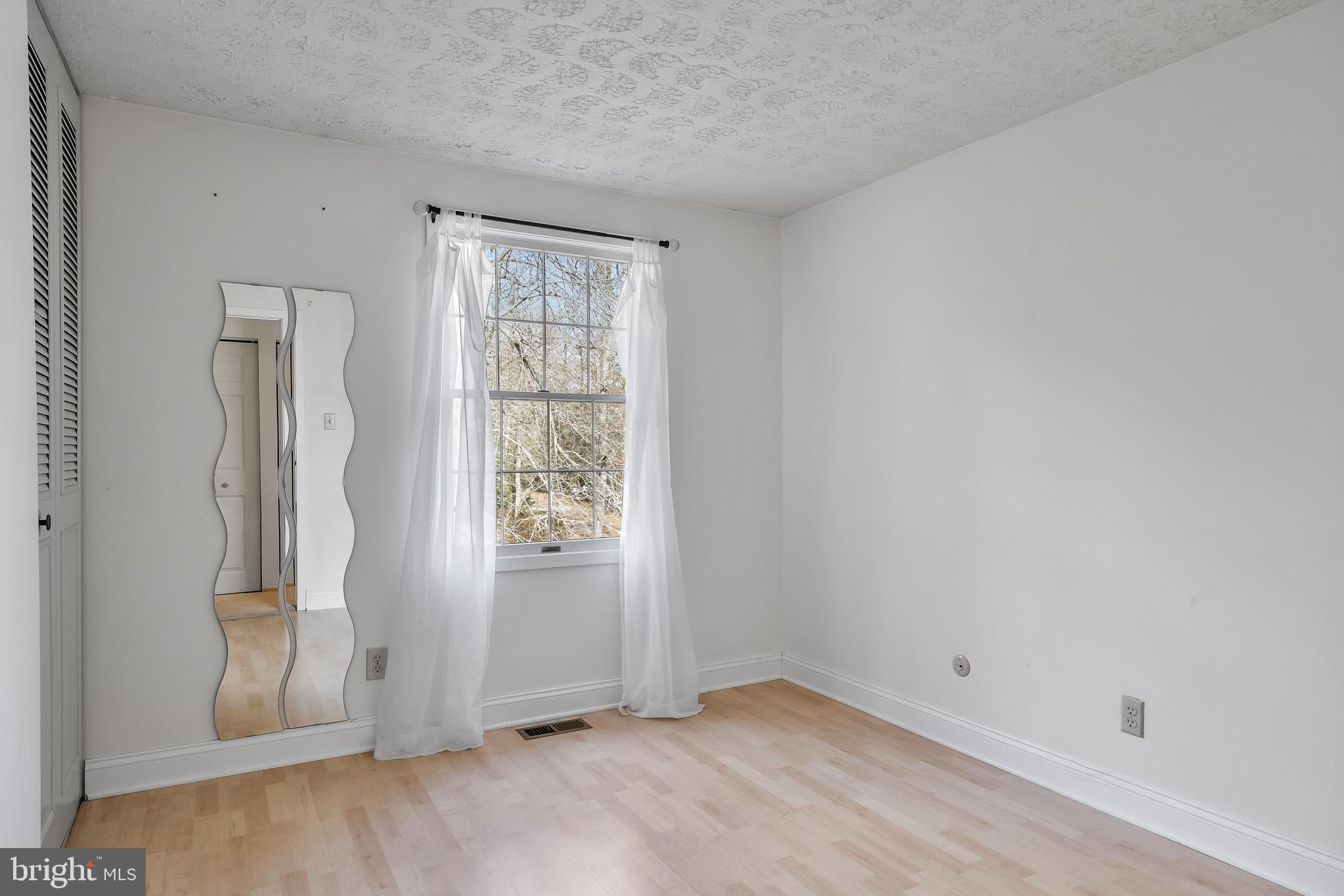 109 WOODTHRUSH TRAIL W