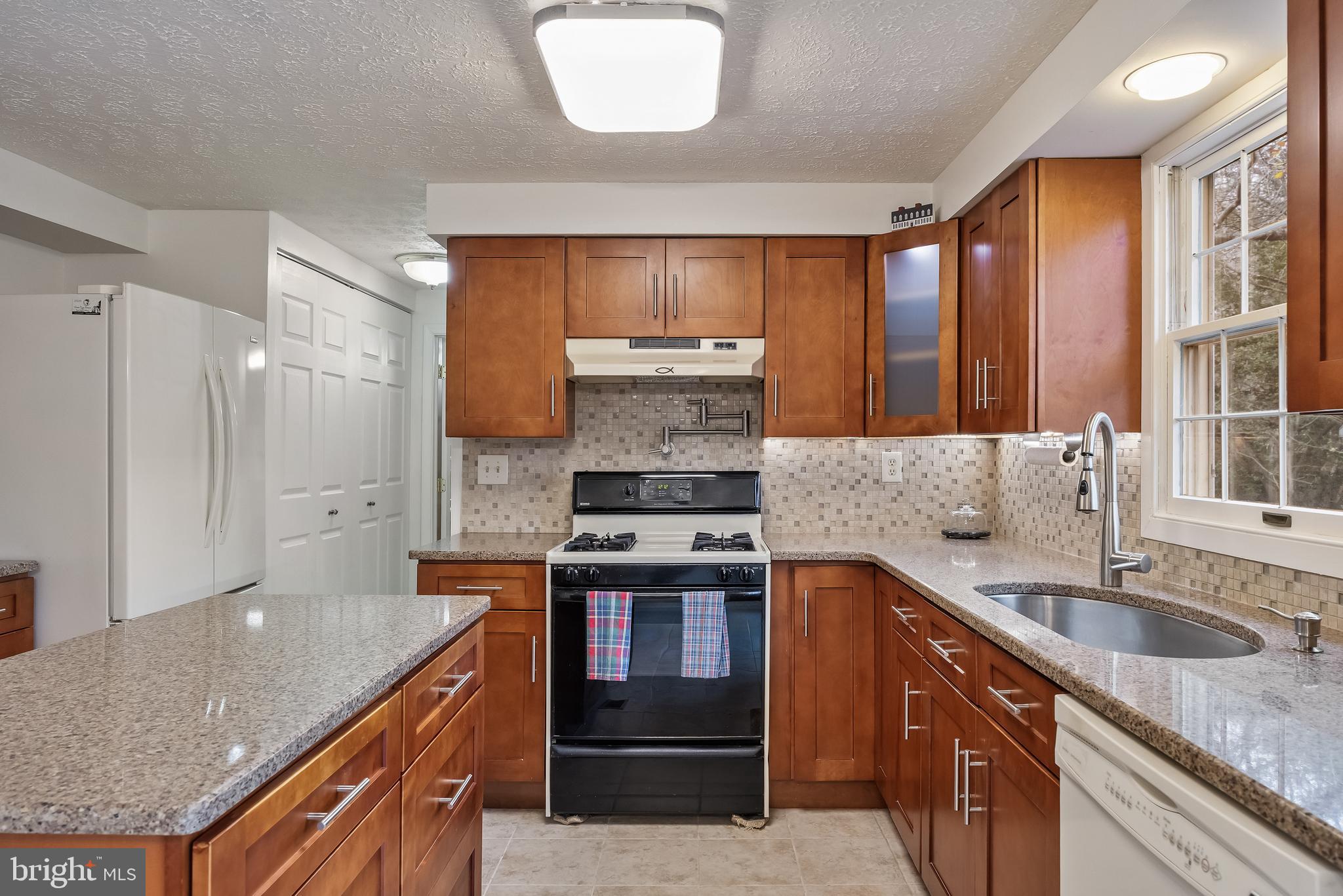 109 WOODTHRUSH TRAIL W