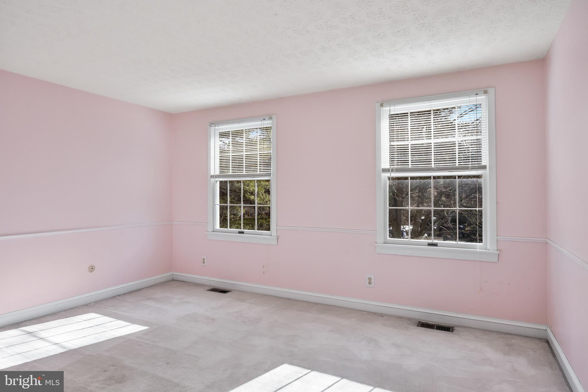 109 WOODTHRUSH TRAIL W