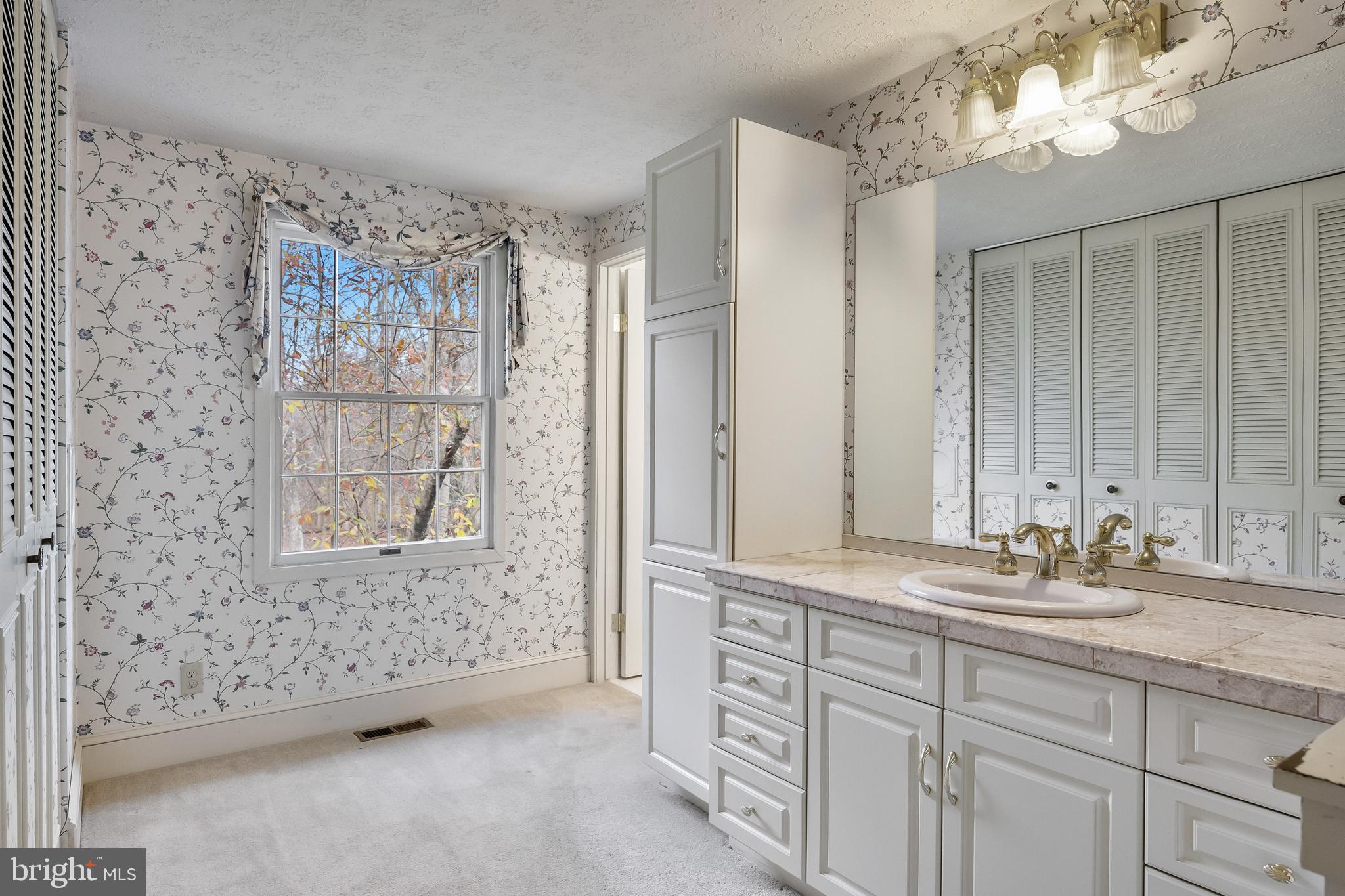 109 WOODTHRUSH TRAIL W