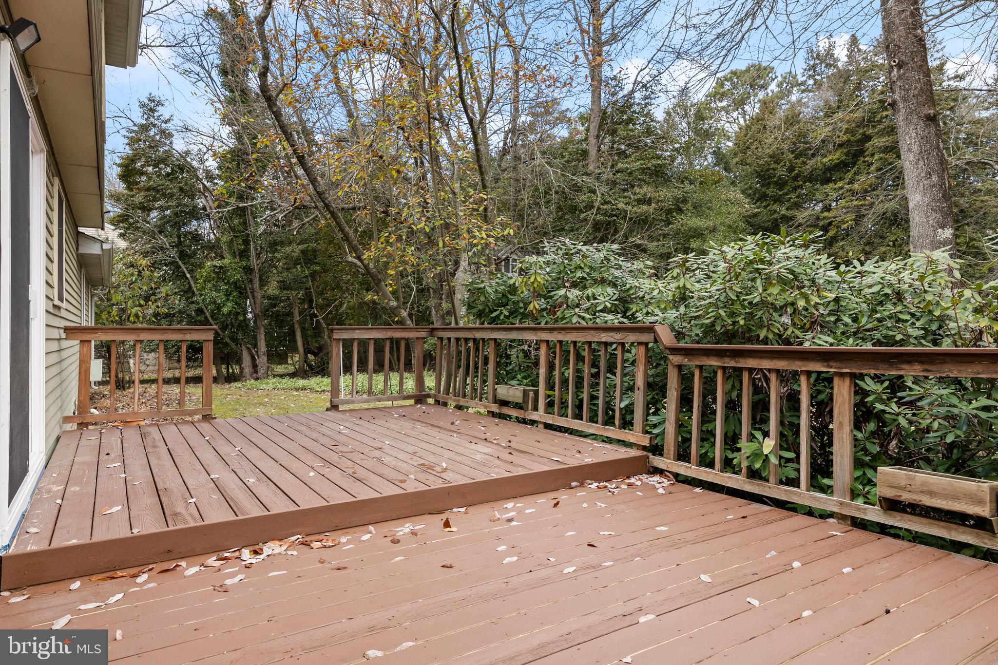 109 WOODTHRUSH TRAIL W