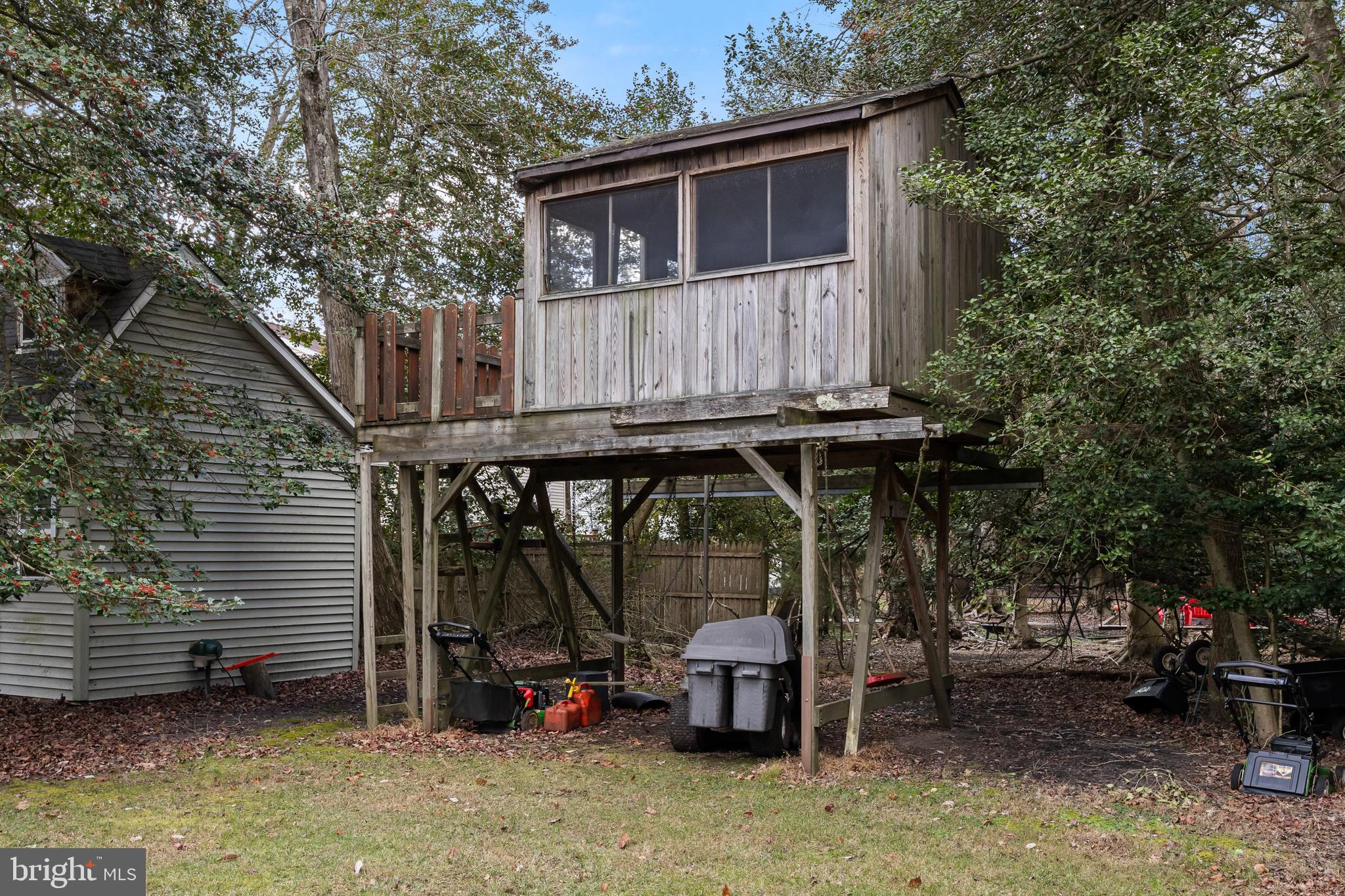 109 WOODTHRUSH TRAIL W