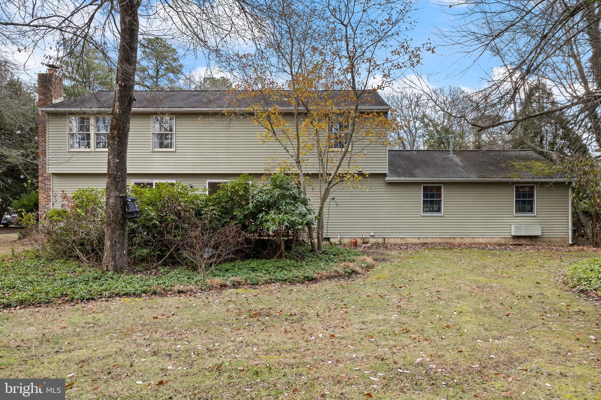 109 WOODTHRUSH TRAIL W