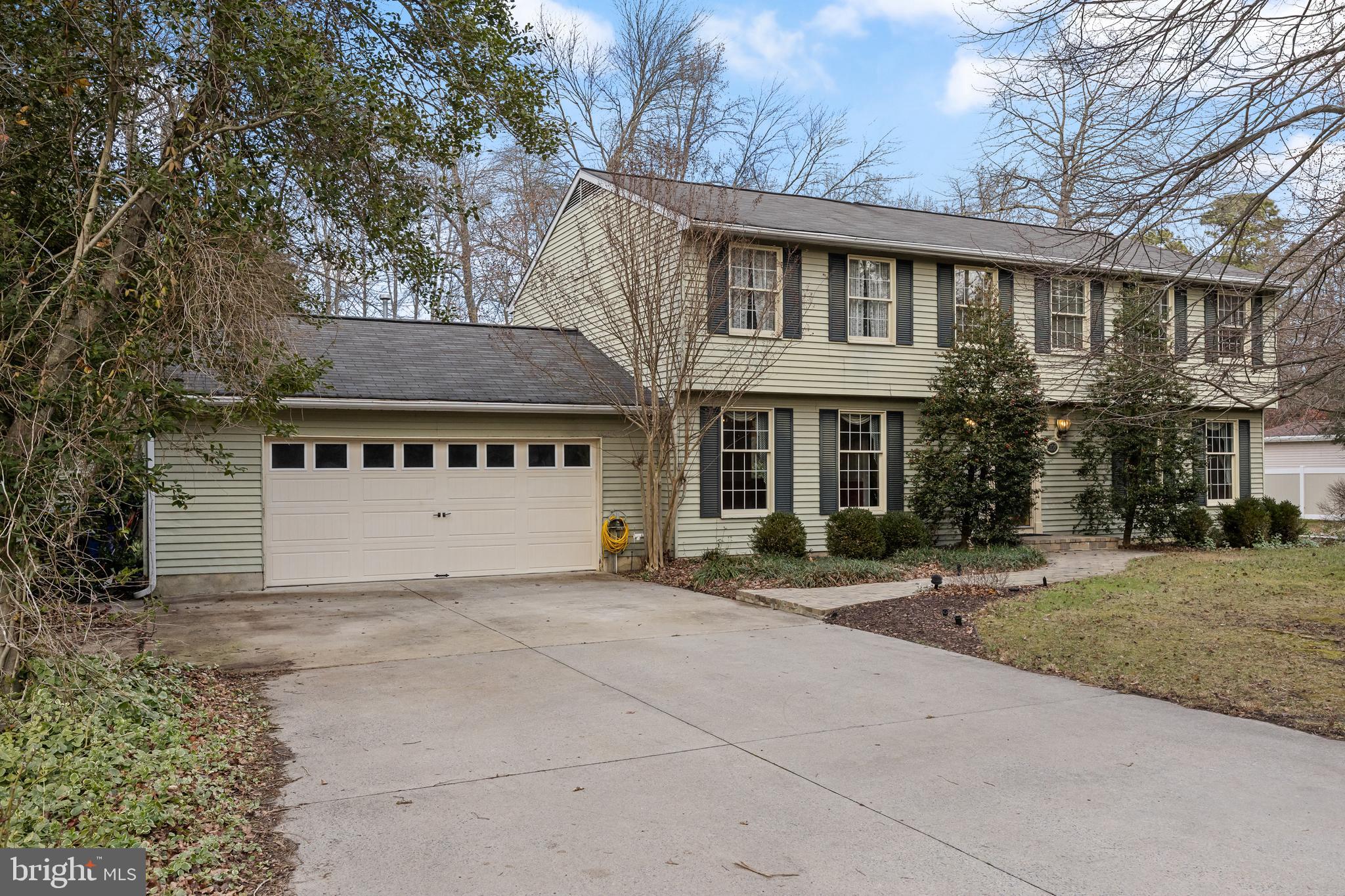 109 WOODTHRUSH TRAIL W