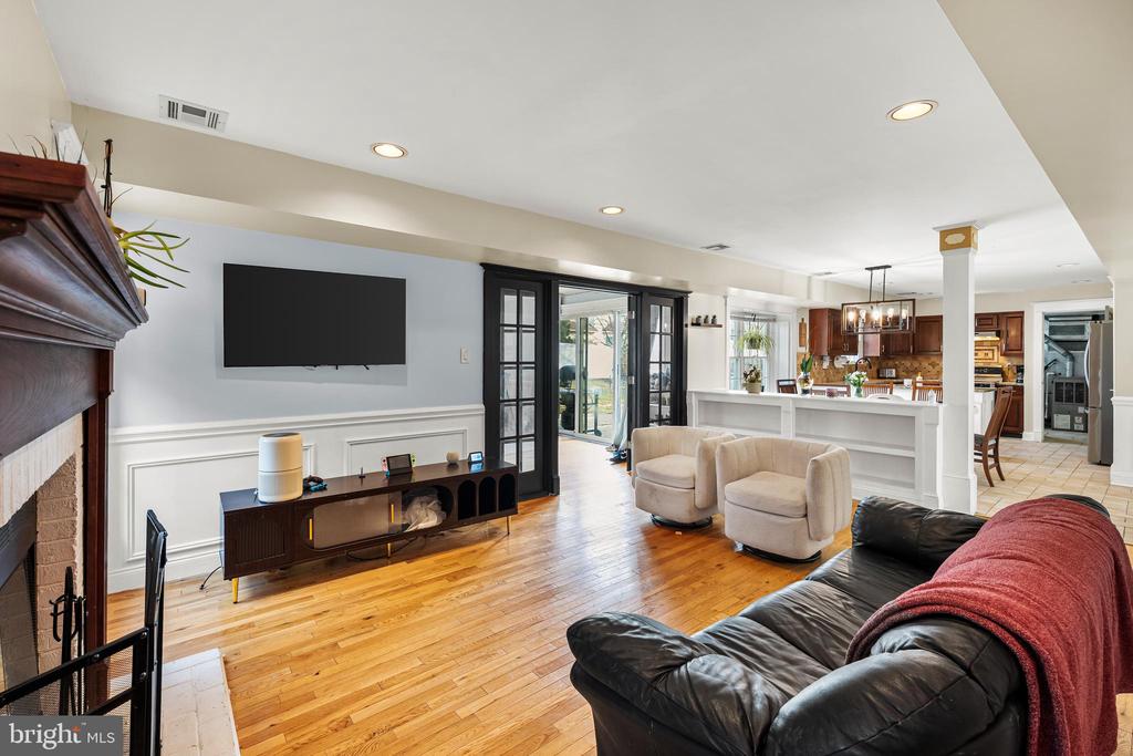 36 KENSINGTON DRIVE