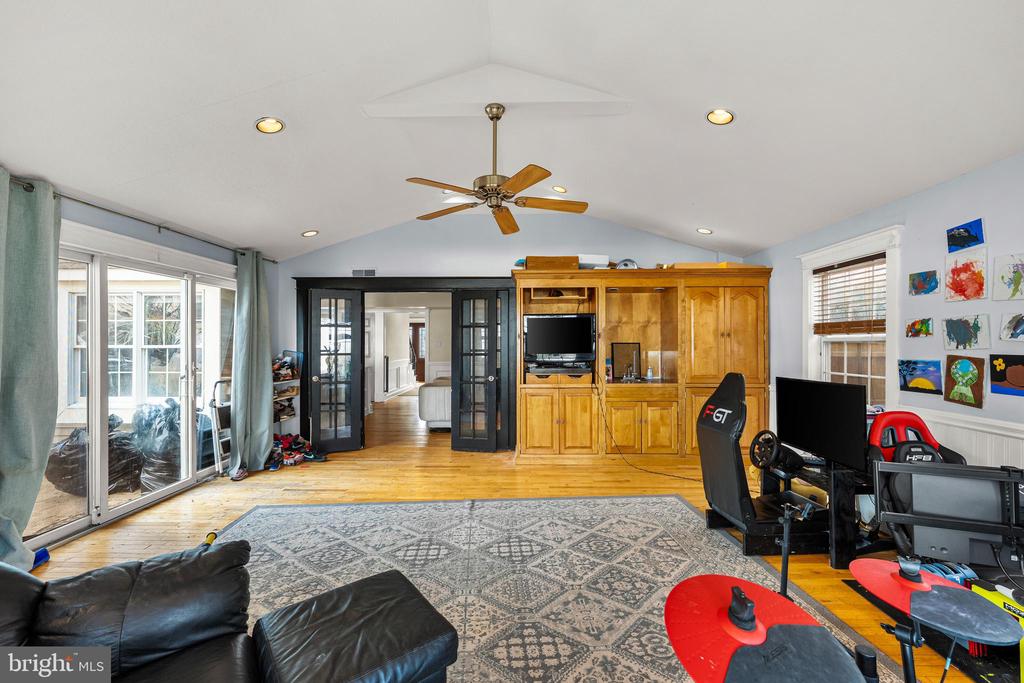 36 KENSINGTON DRIVE