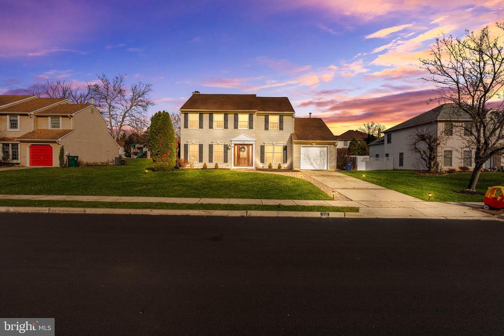 36 KENSINGTON DRIVE