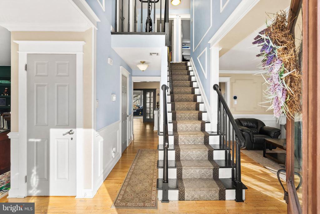 36 KENSINGTON DRIVE