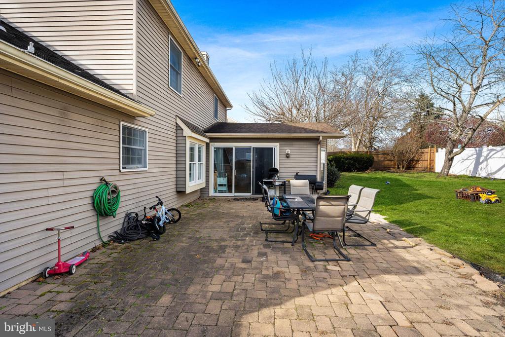 36 KENSINGTON DRIVE