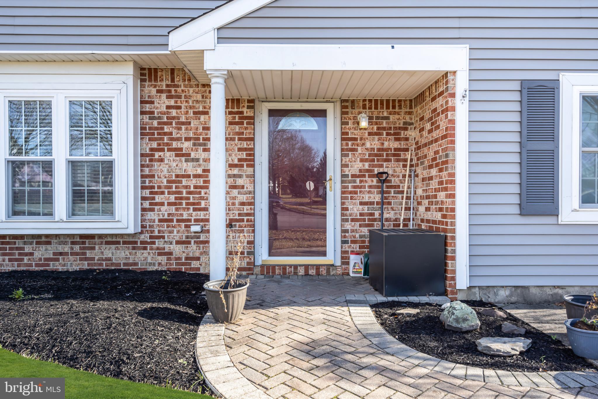 9 HONEY LOCUST LANE