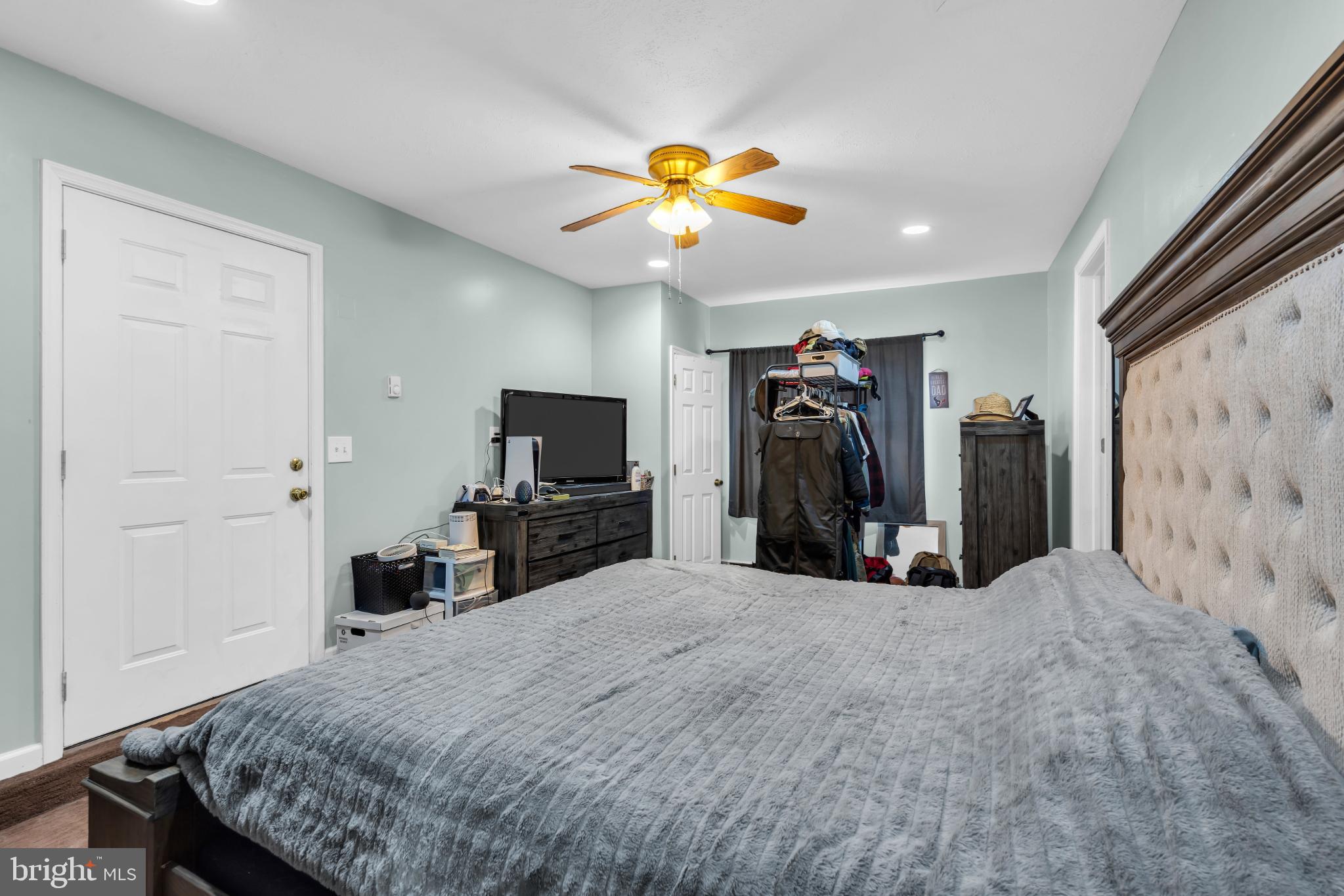 9 HONEY LOCUST LANE