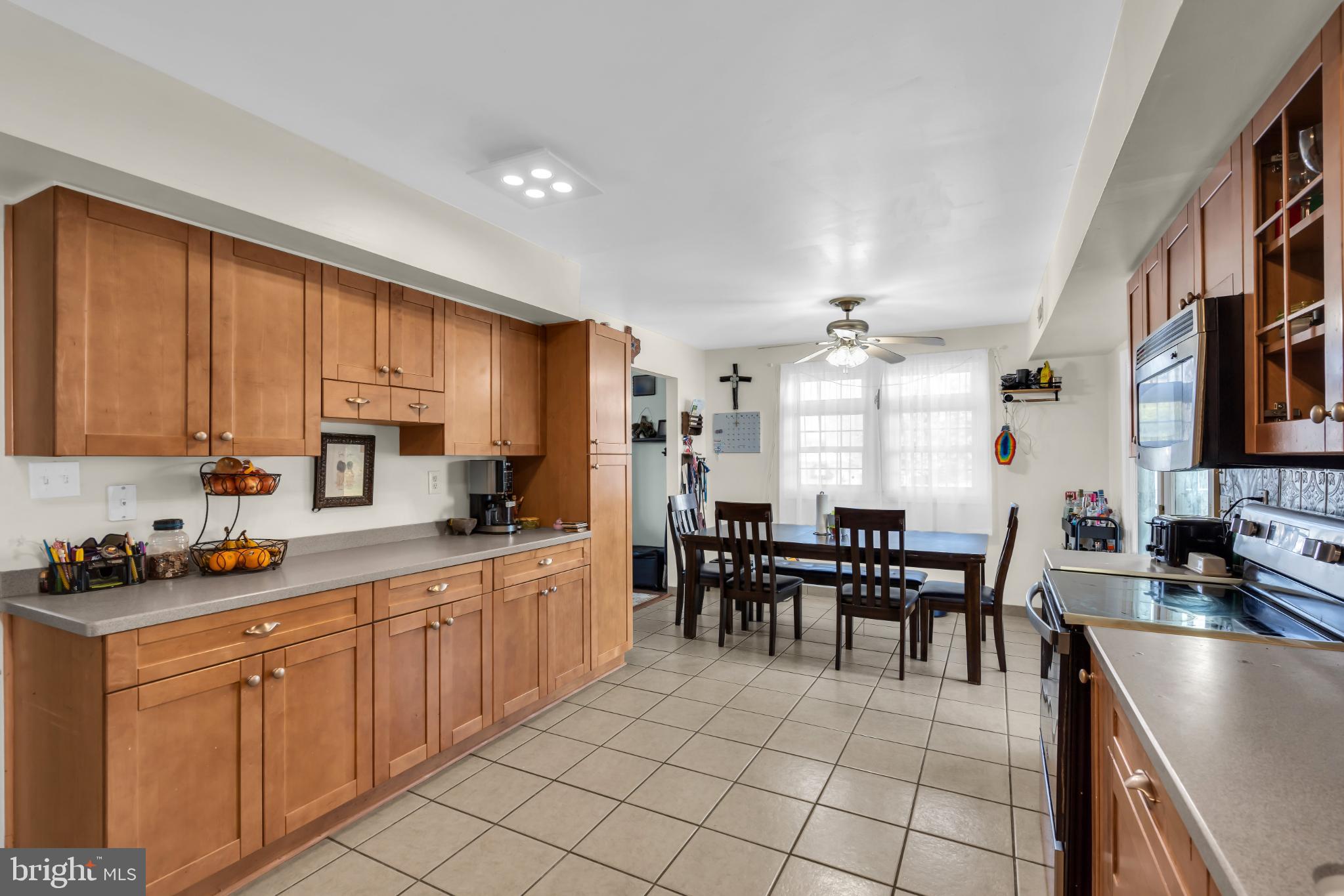 9 HONEY LOCUST LANE