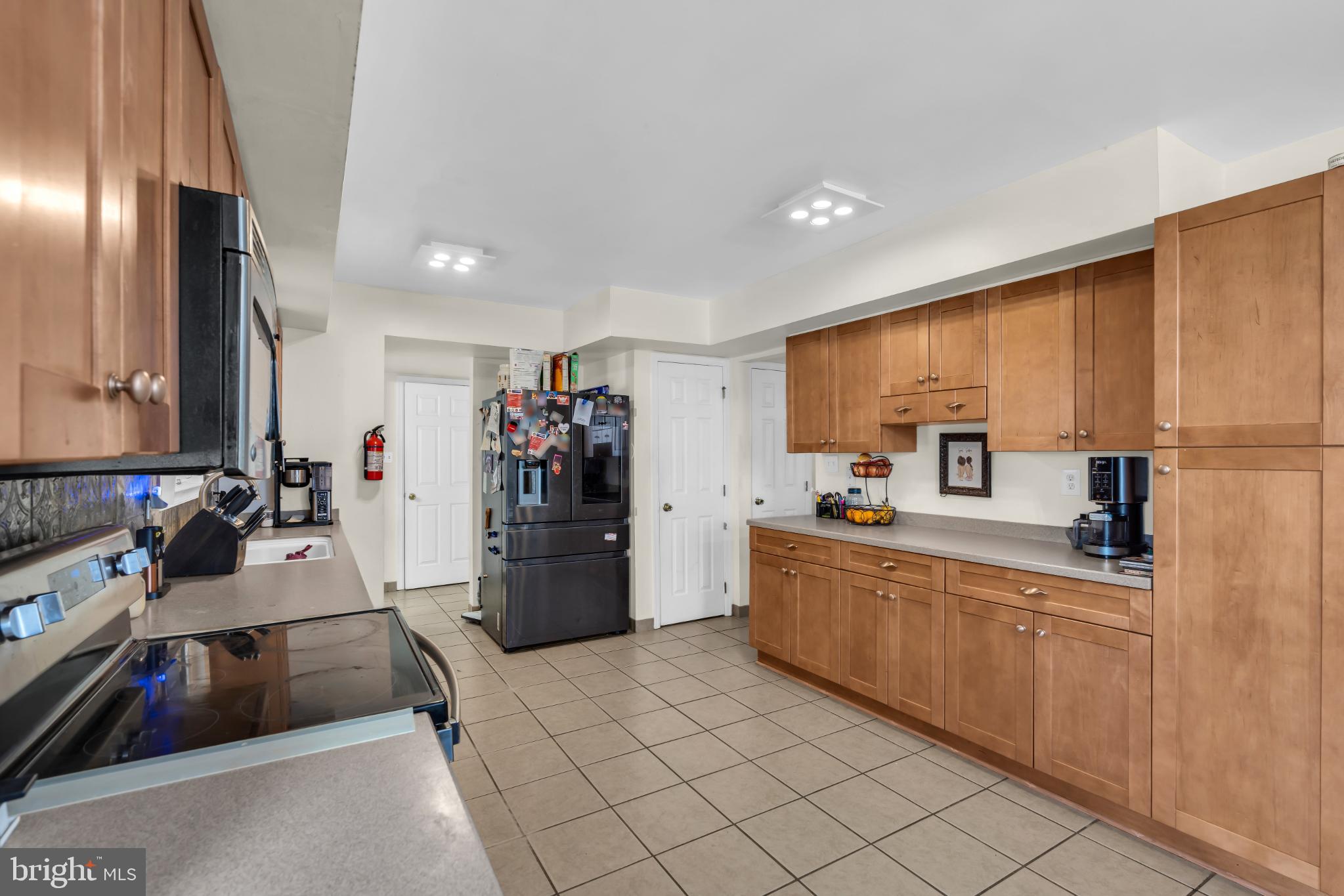 9 HONEY LOCUST LANE