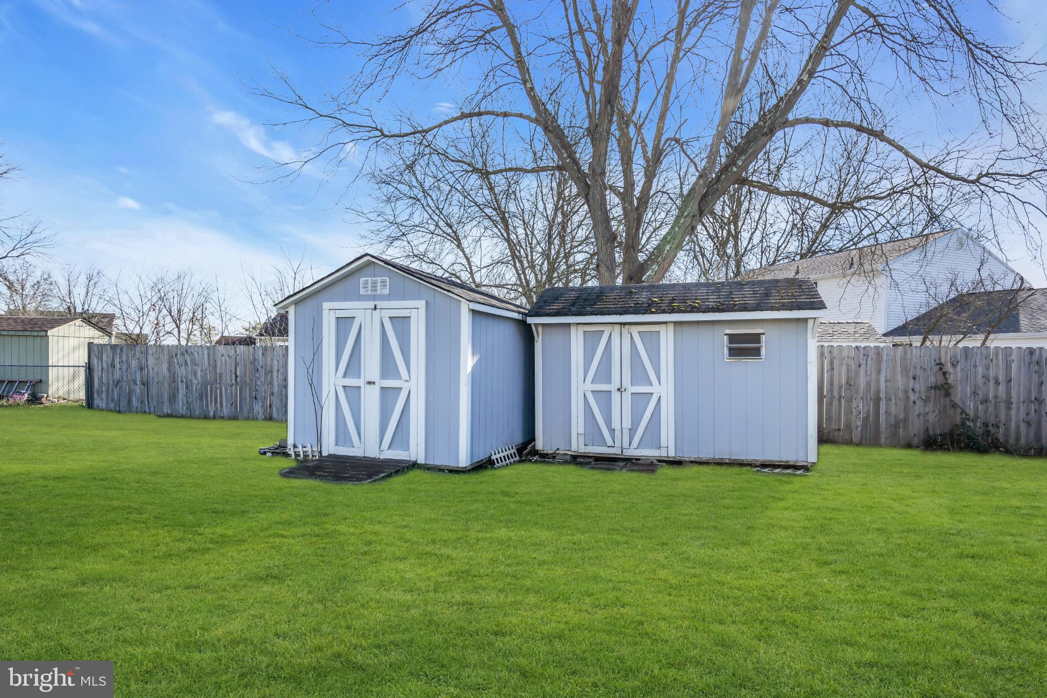 9 HONEY LOCUST LANE