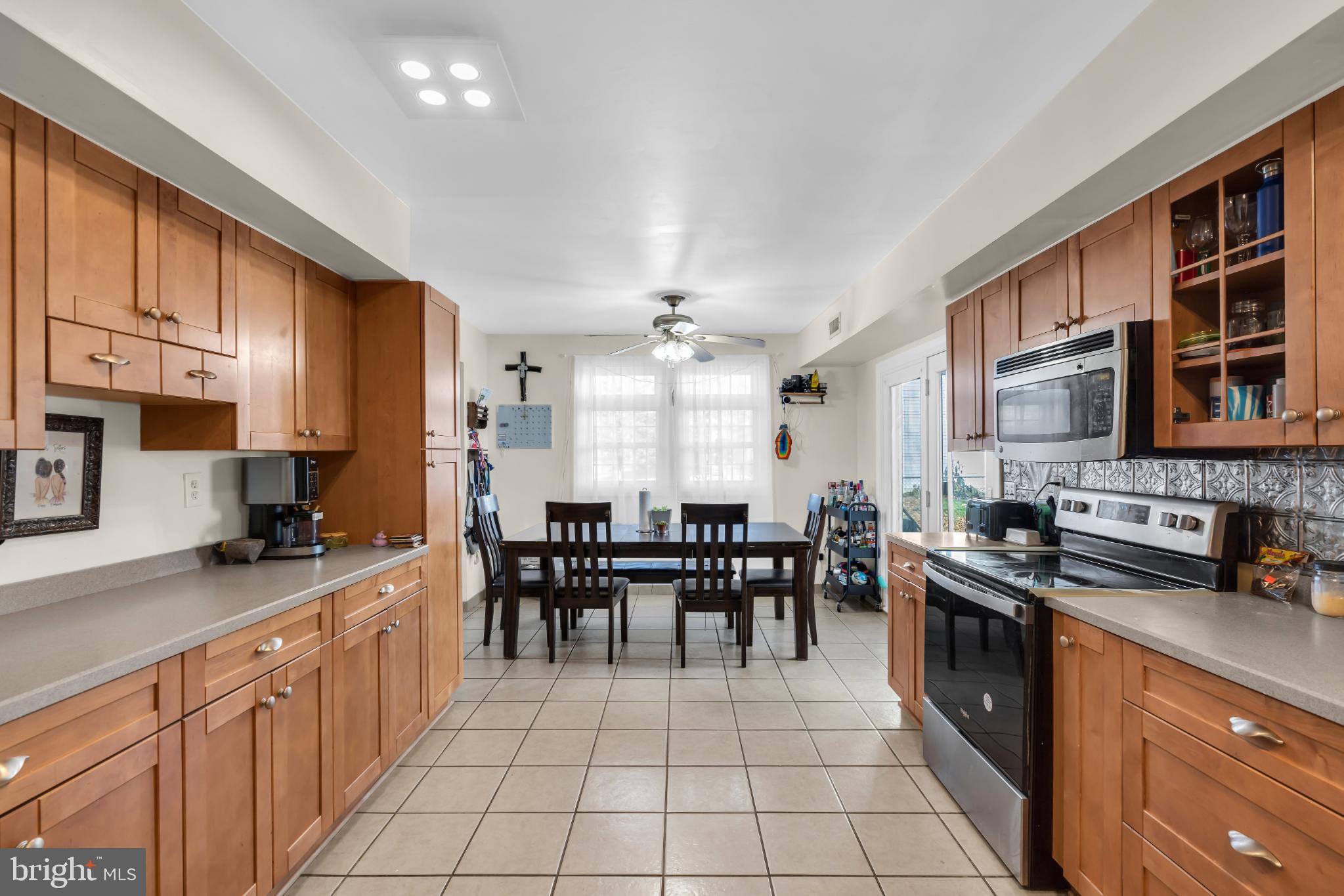 9 HONEY LOCUST LANE