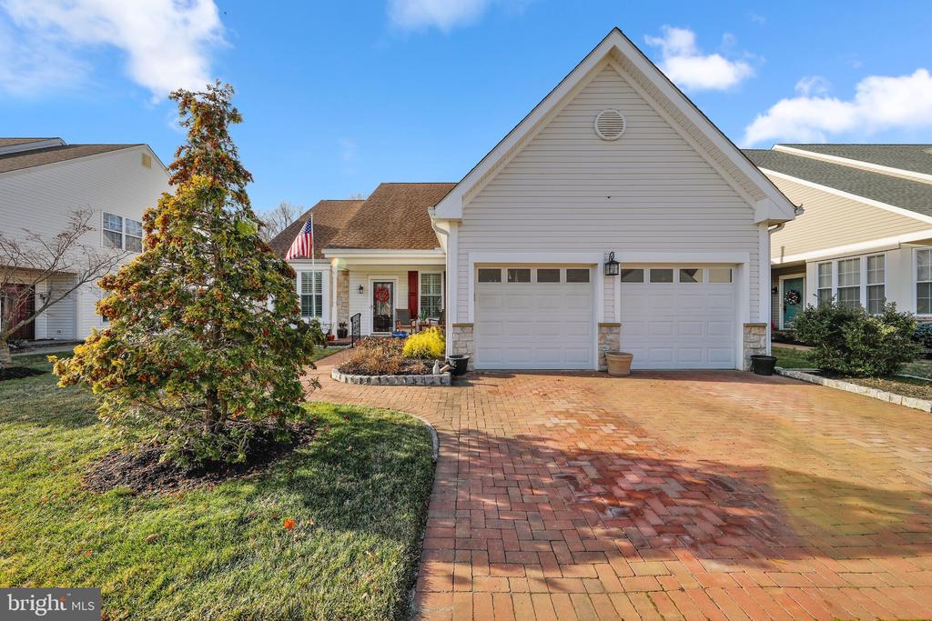 10 LARKSPUR DRIVE