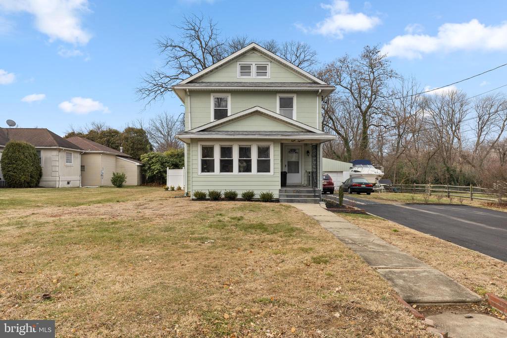 818 STILES AVENUE