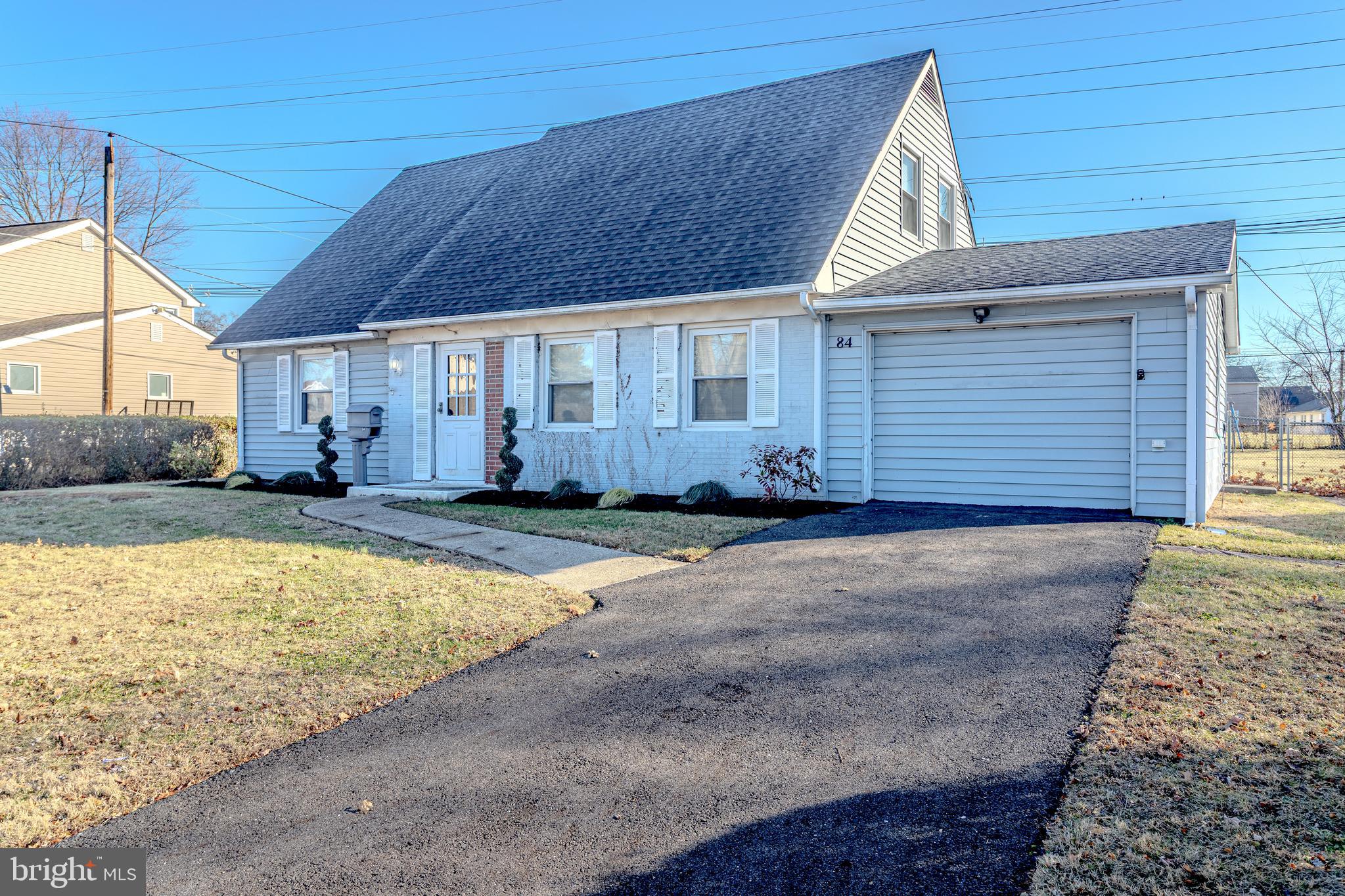 84 MIDDLEBURY LANE