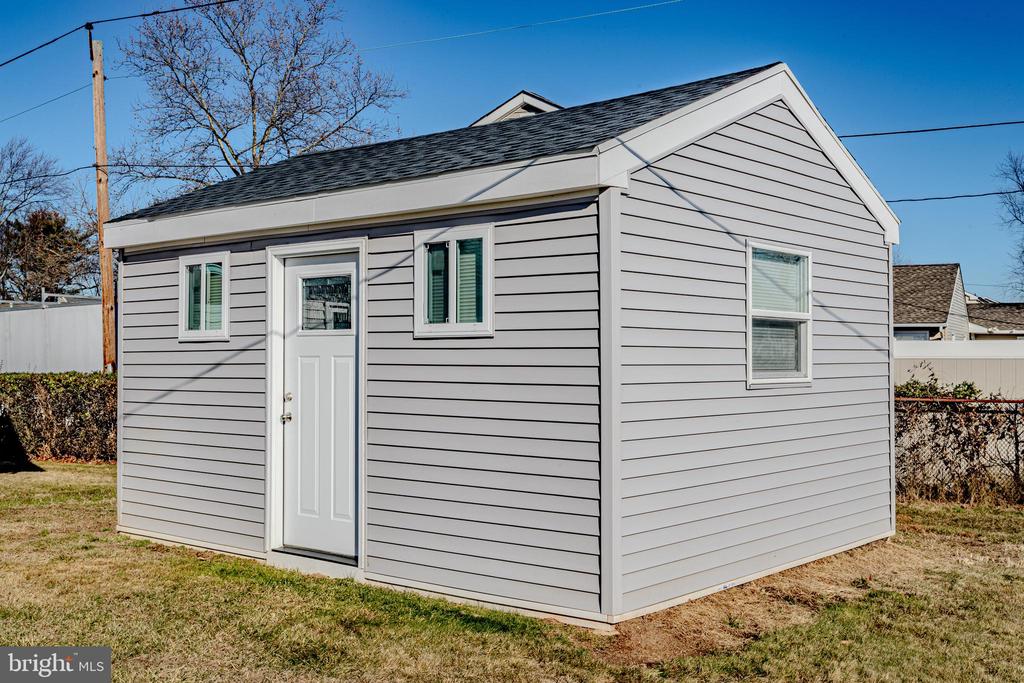 84 MIDDLEBURY LANE