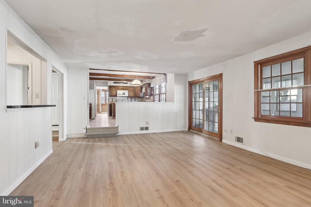 38 LANCELOT LANE
