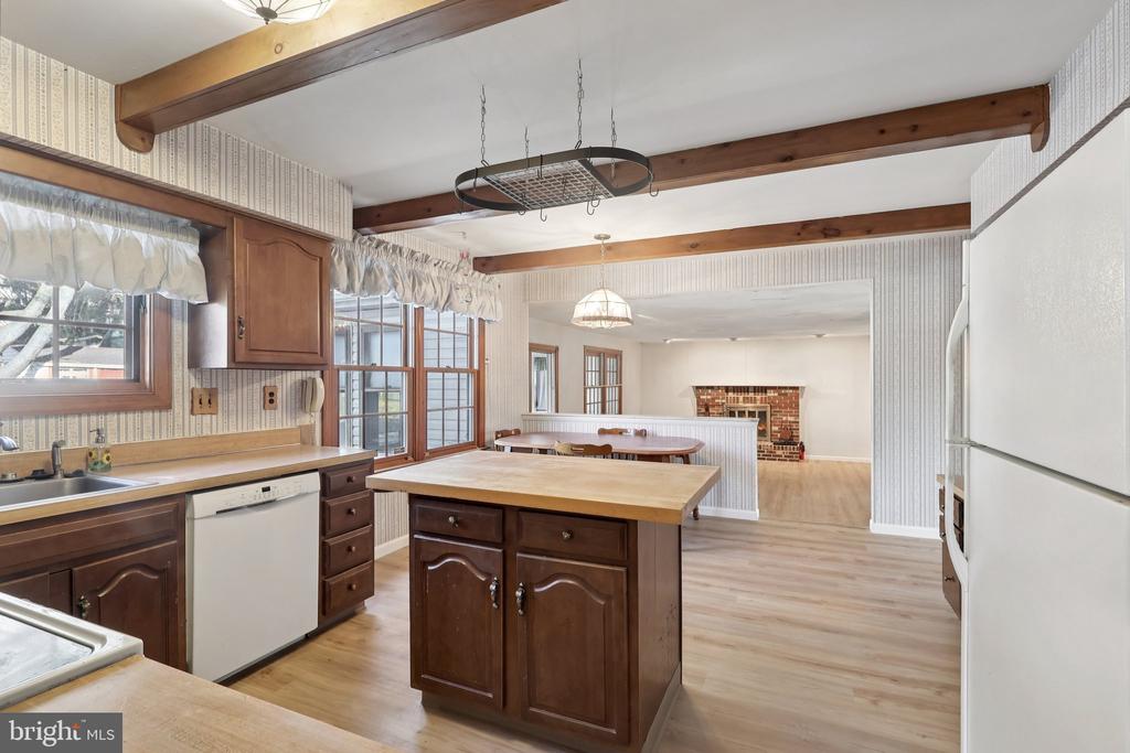 38 LANCELOT LANE